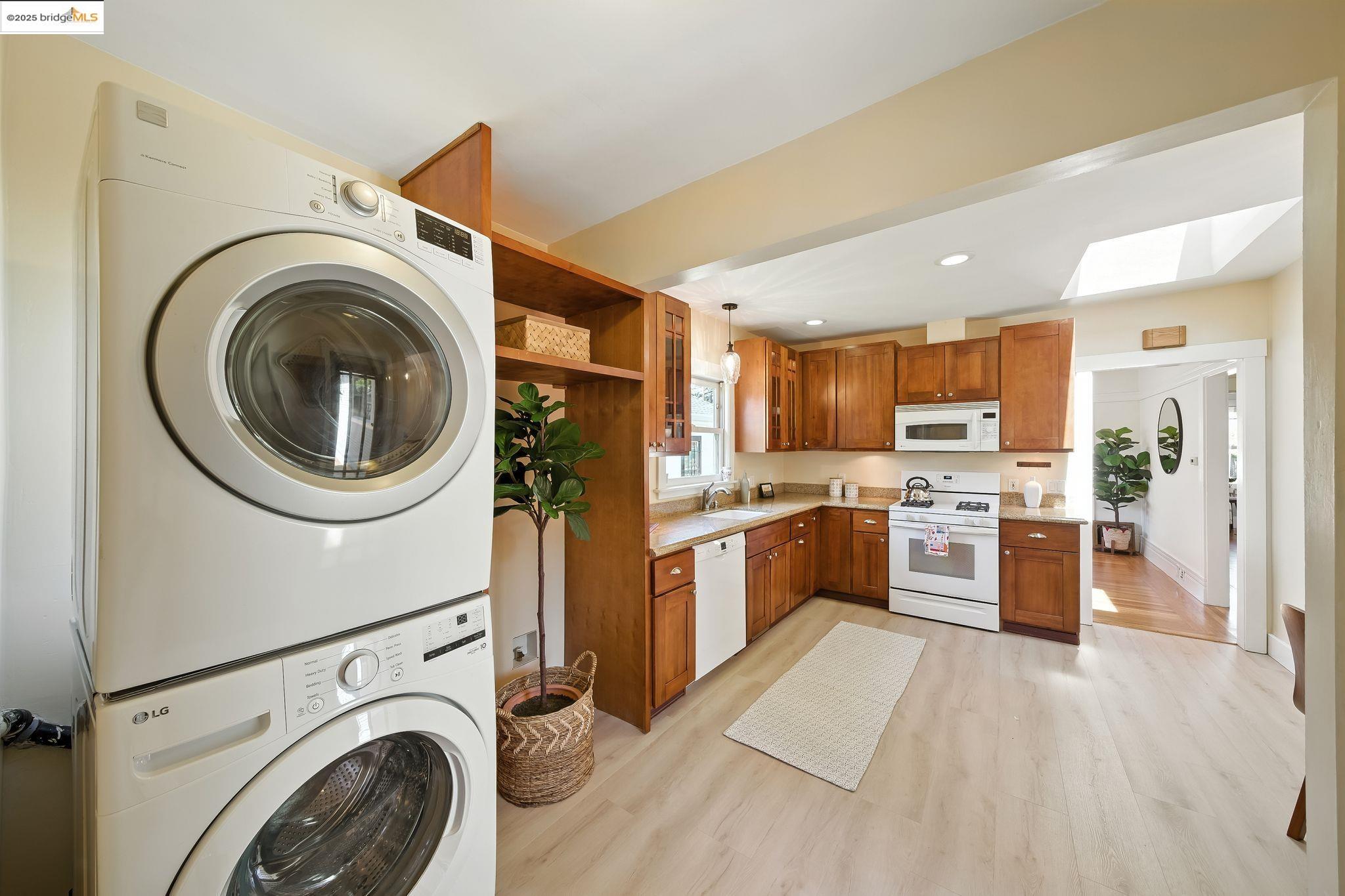 Detail Gallery Image 13 of 47 For 4415 Fleming Ave, Oakland,  CA 94619 - 3 Beds | 1 Baths