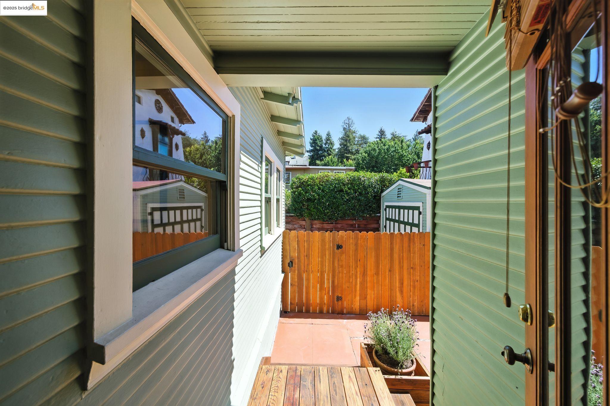 Detail Gallery Image 23 of 47 For 4415 Fleming Ave, Oakland,  CA 94619 - 3 Beds | 1 Baths