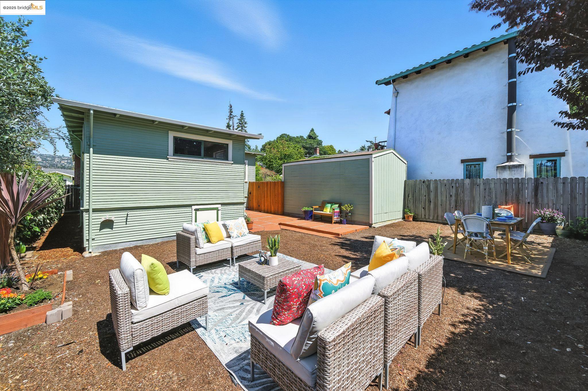 Detail Gallery Image 25 of 47 For 4415 Fleming Ave, Oakland,  CA 94619 - 3 Beds | 1 Baths