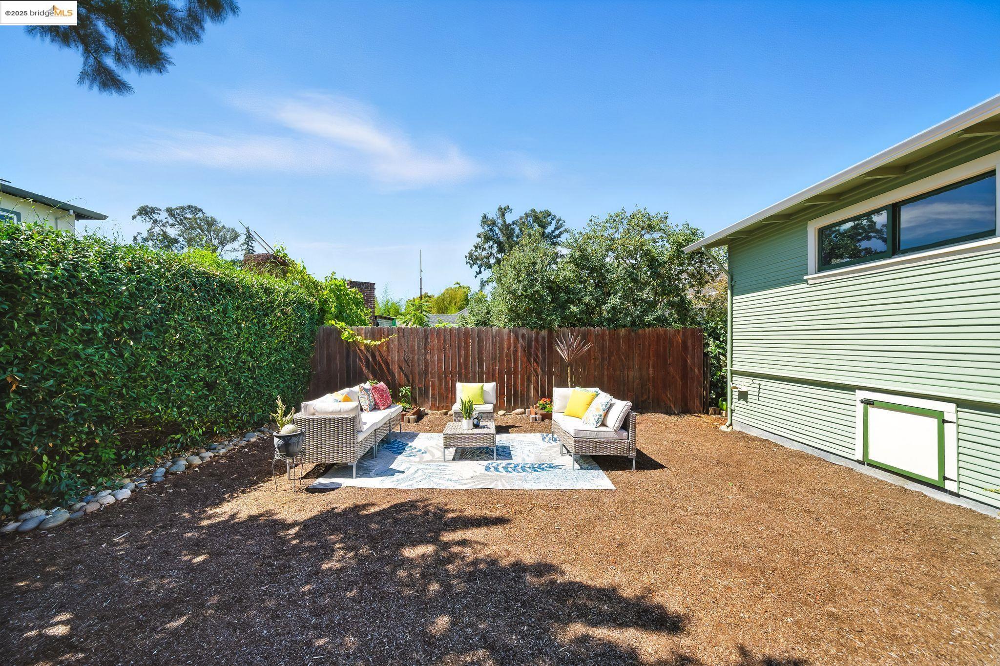 Detail Gallery Image 29 of 47 For 4415 Fleming Ave, Oakland,  CA 94619 - 3 Beds | 1 Baths