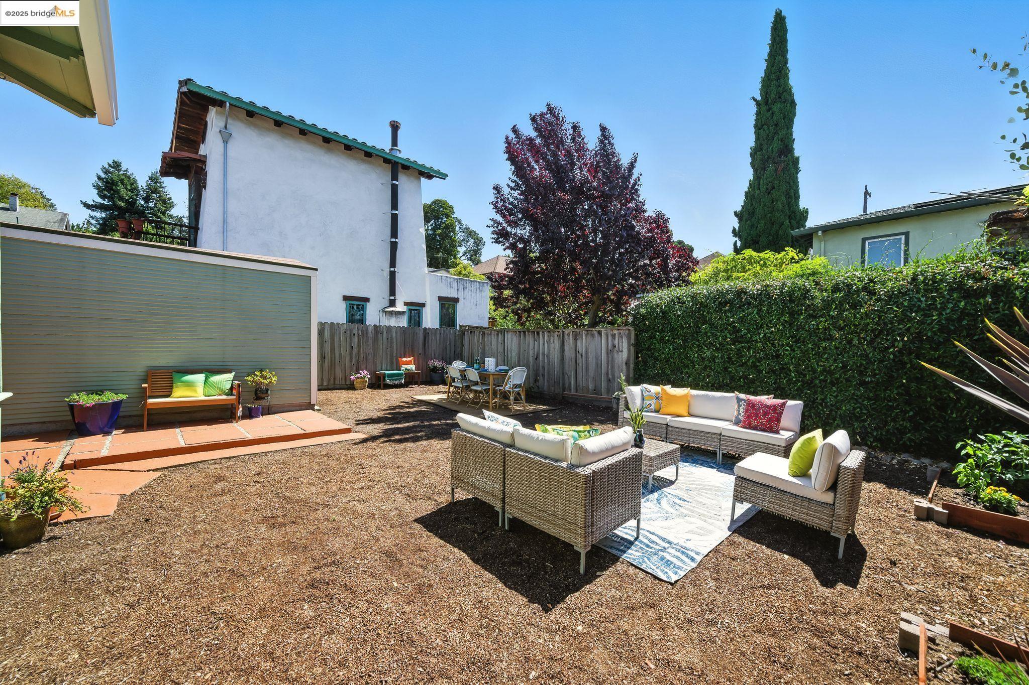 Detail Gallery Image 31 of 47 For 4415 Fleming Ave, Oakland,  CA 94619 - 3 Beds | 1 Baths