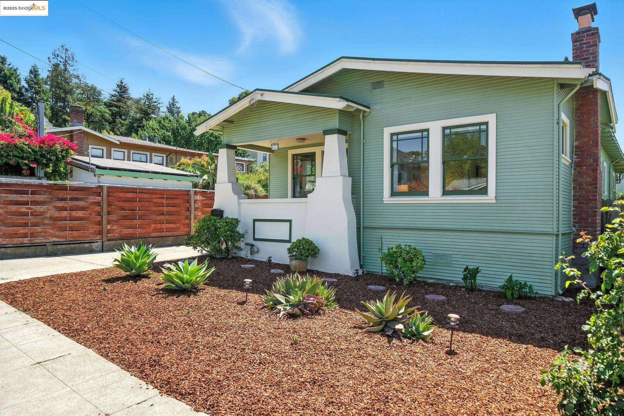Detail Gallery Image 33 of 47 For 4415 Fleming Ave, Oakland,  CA 94619 - 3 Beds | 1 Baths