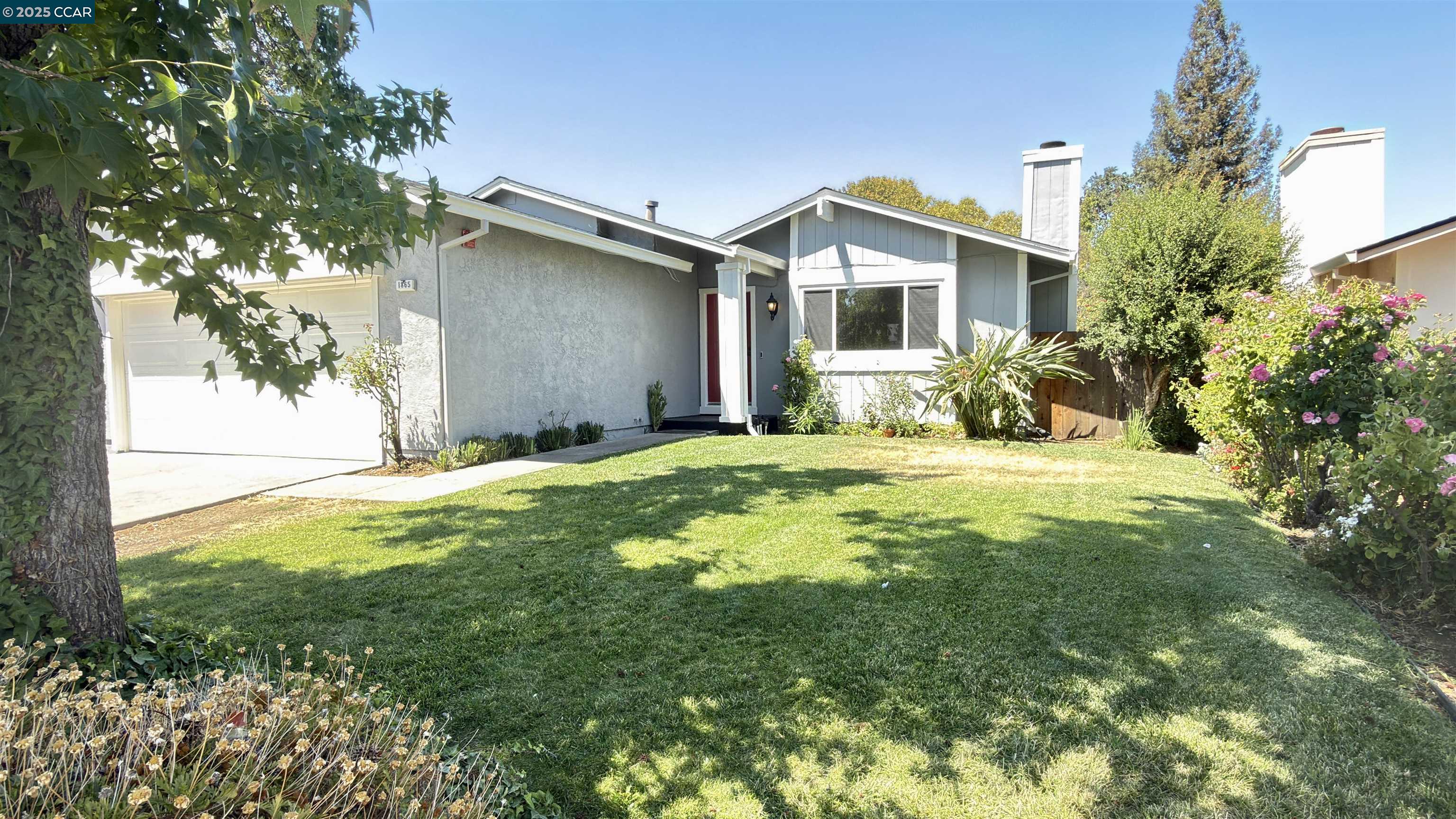 Detail Gallery Image 2 of 30 For 1865 Premier Pl, Concord,  CA 94520 - 3 Beds | 2 Baths