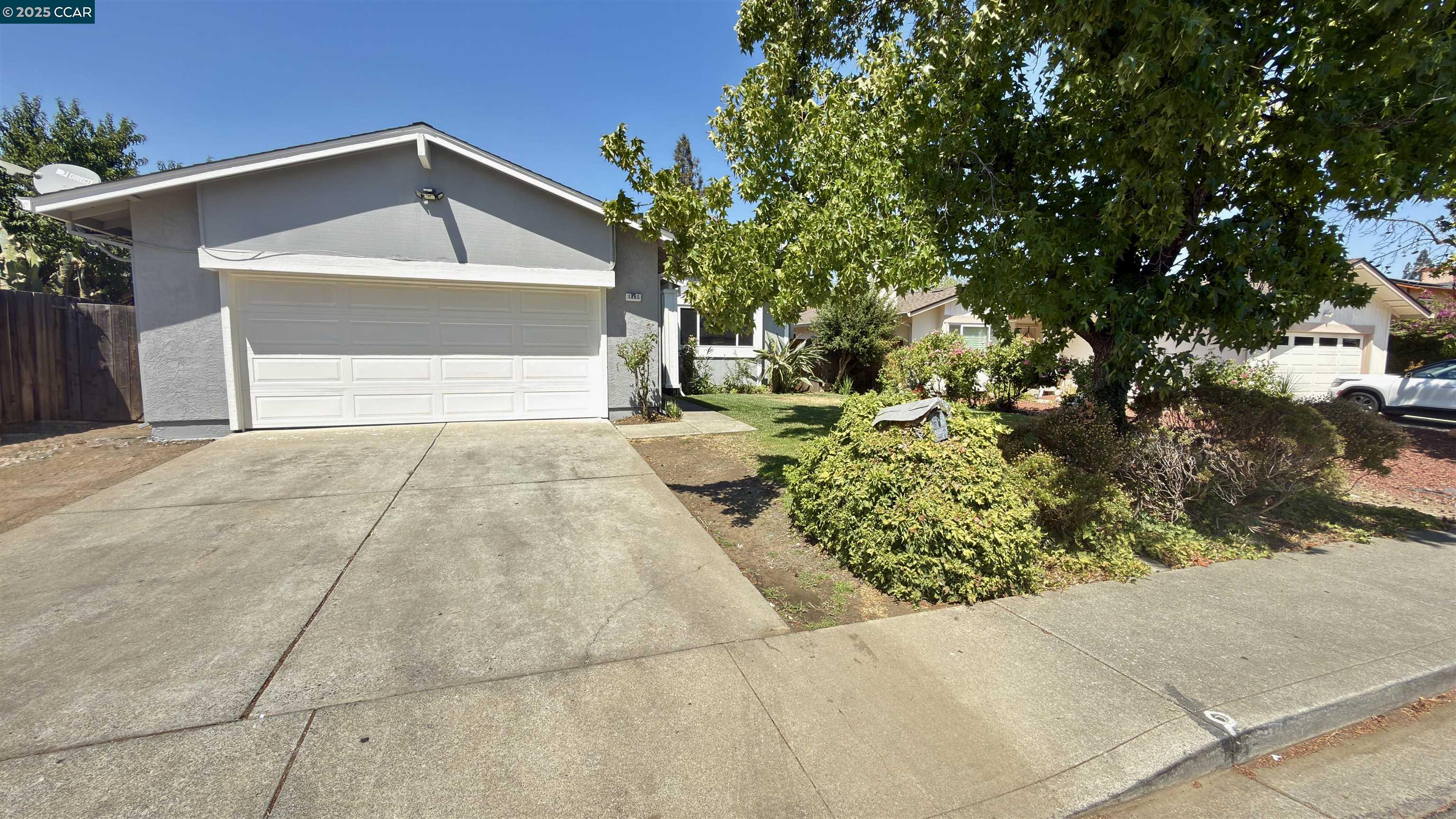 Detail Gallery Image 4 of 30 For 1865 Premier Pl, Concord,  CA 94520 - 3 Beds | 2 Baths