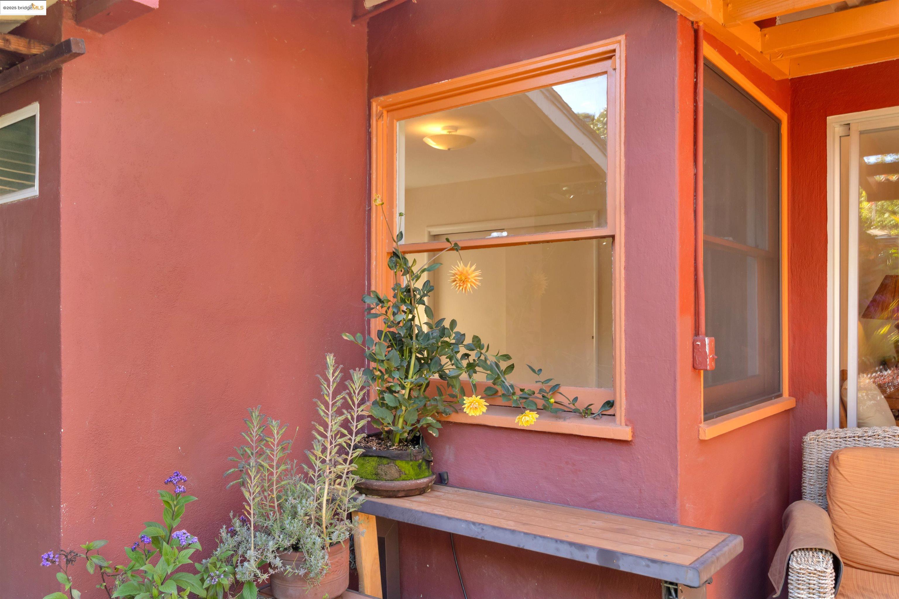 Detail Gallery Image 29 of 42 For 7415 Circle Hill Dr, Oakland,  CA 94605 - 2 Beds | 1 Baths