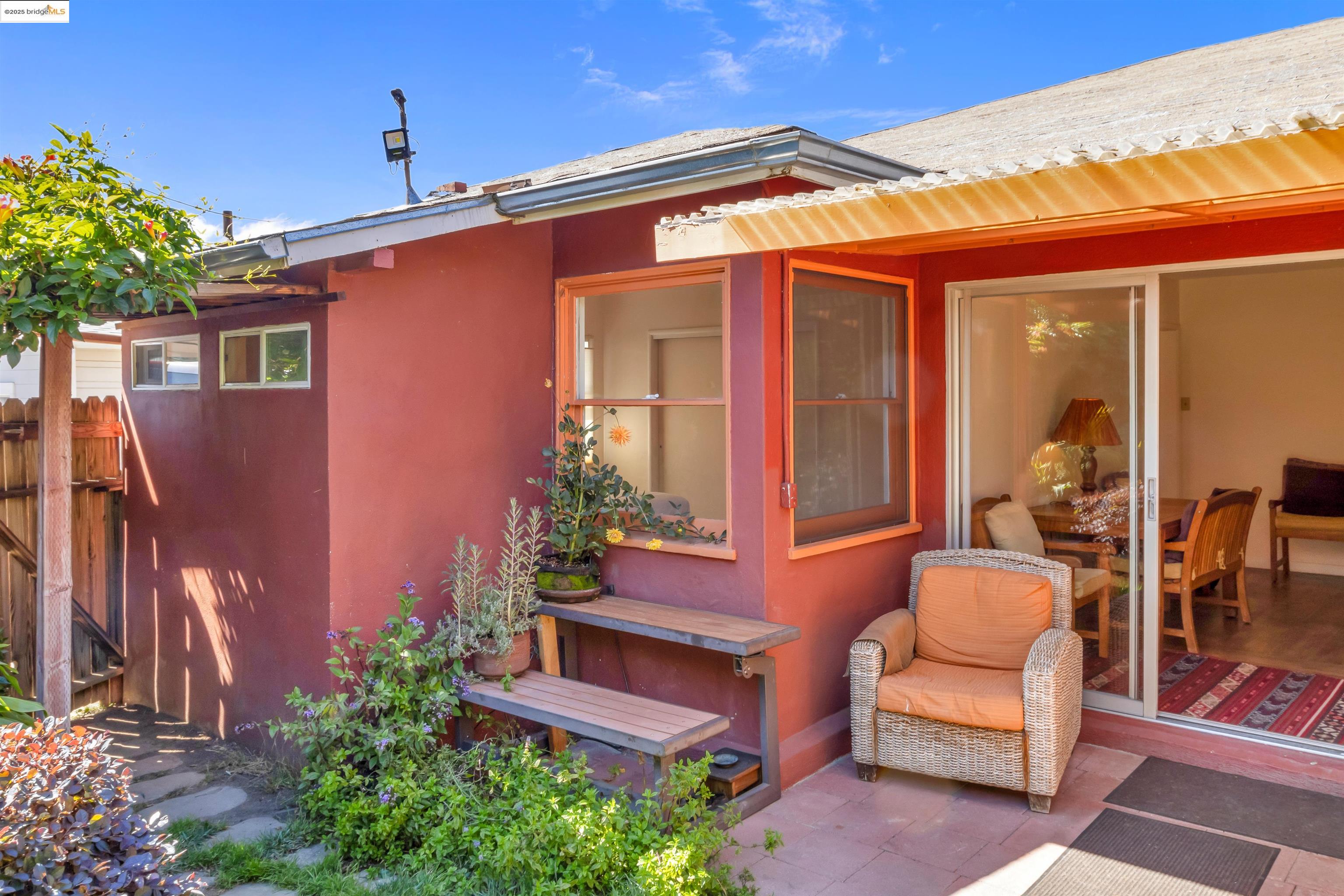 Detail Gallery Image 30 of 42 For 7415 Circle Hill Dr, Oakland,  CA 94605 - 2 Beds | 1 Baths