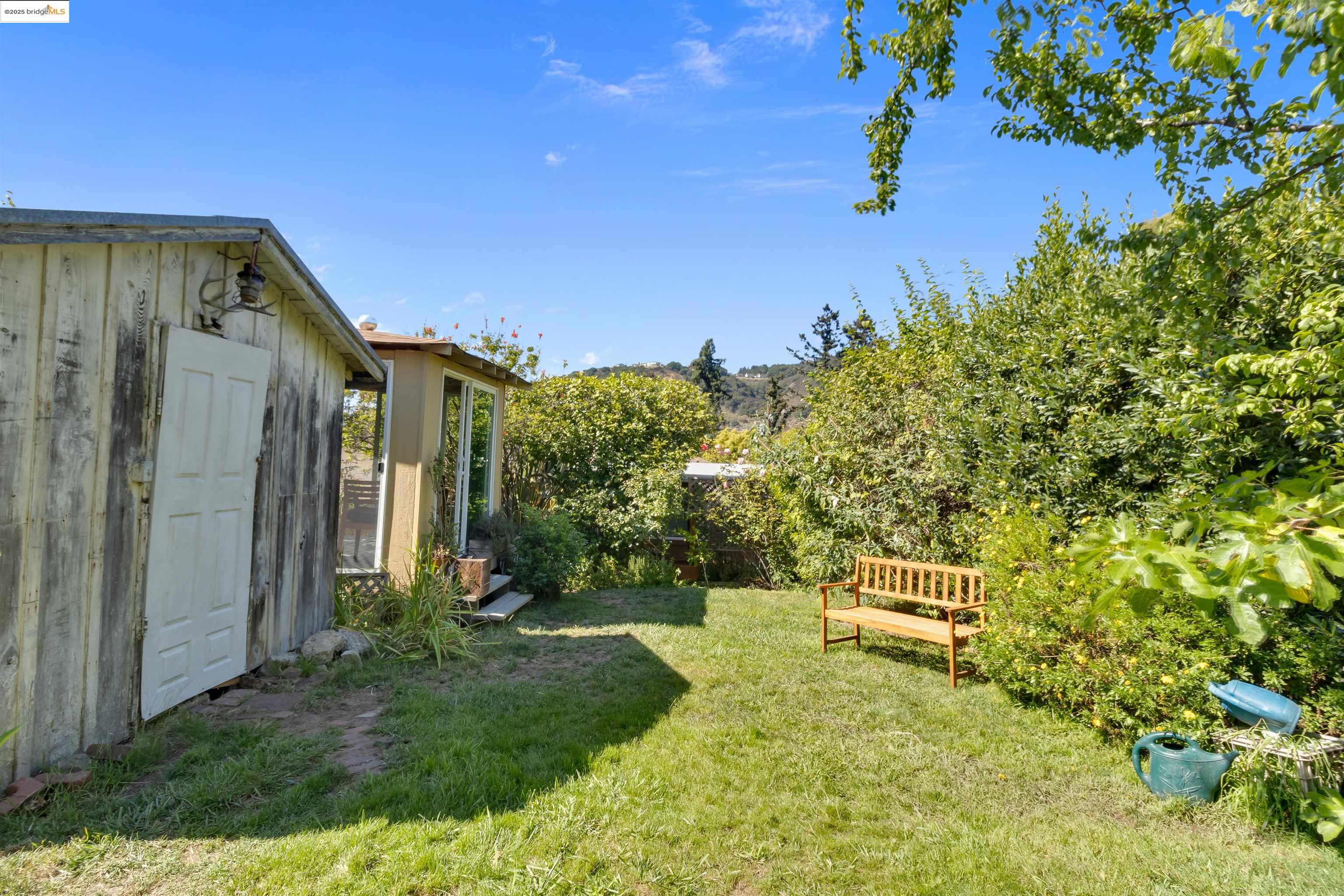 Detail Gallery Image 39 of 41 For 7415 Circle Hill Dr, Oakland,  CA 94605 - 2 Beds | 1/1 Baths