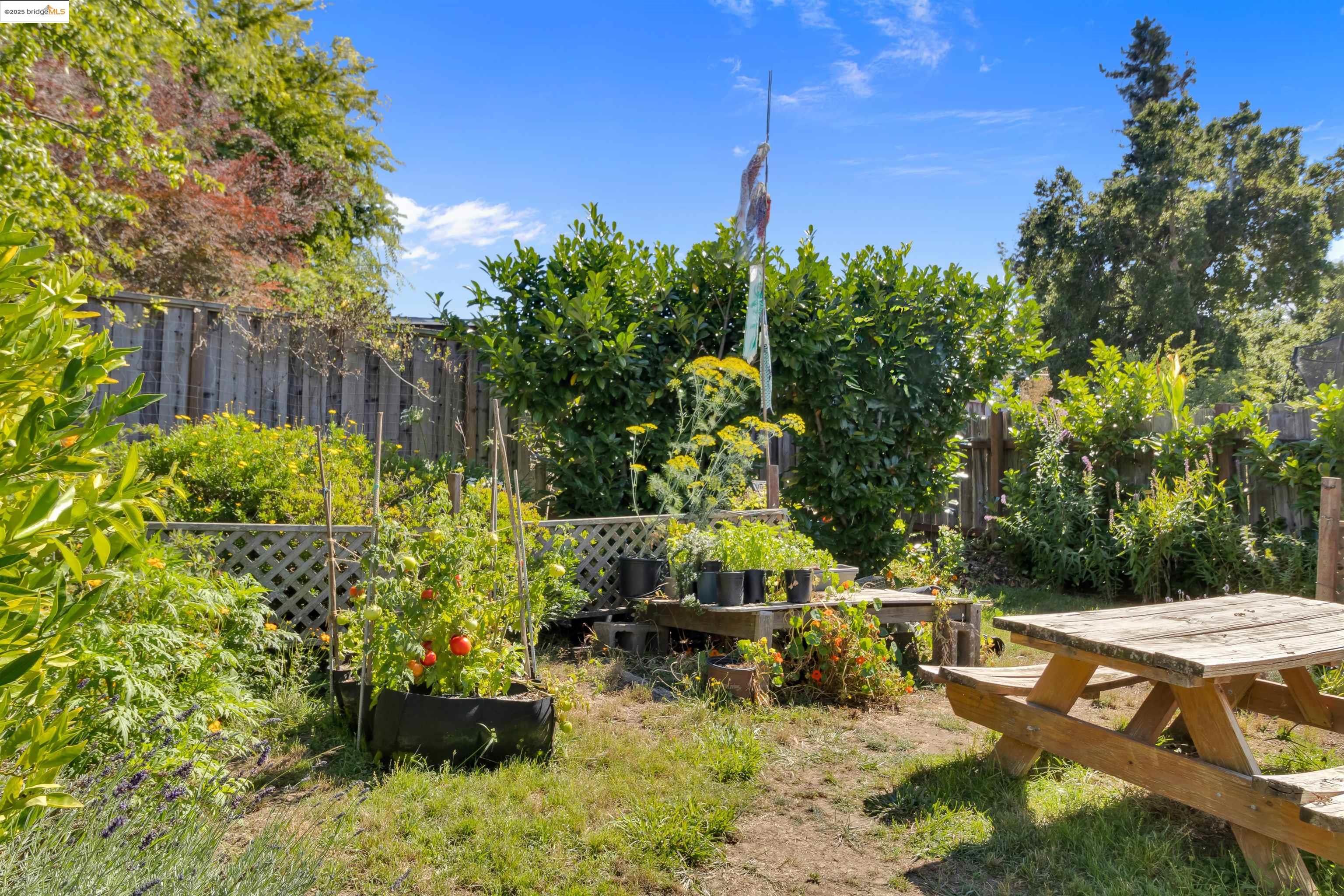 Detail Gallery Image 41 of 41 For 7415 Circle Hill Dr, Oakland,  CA 94605 - 2 Beds | 1/1 Baths