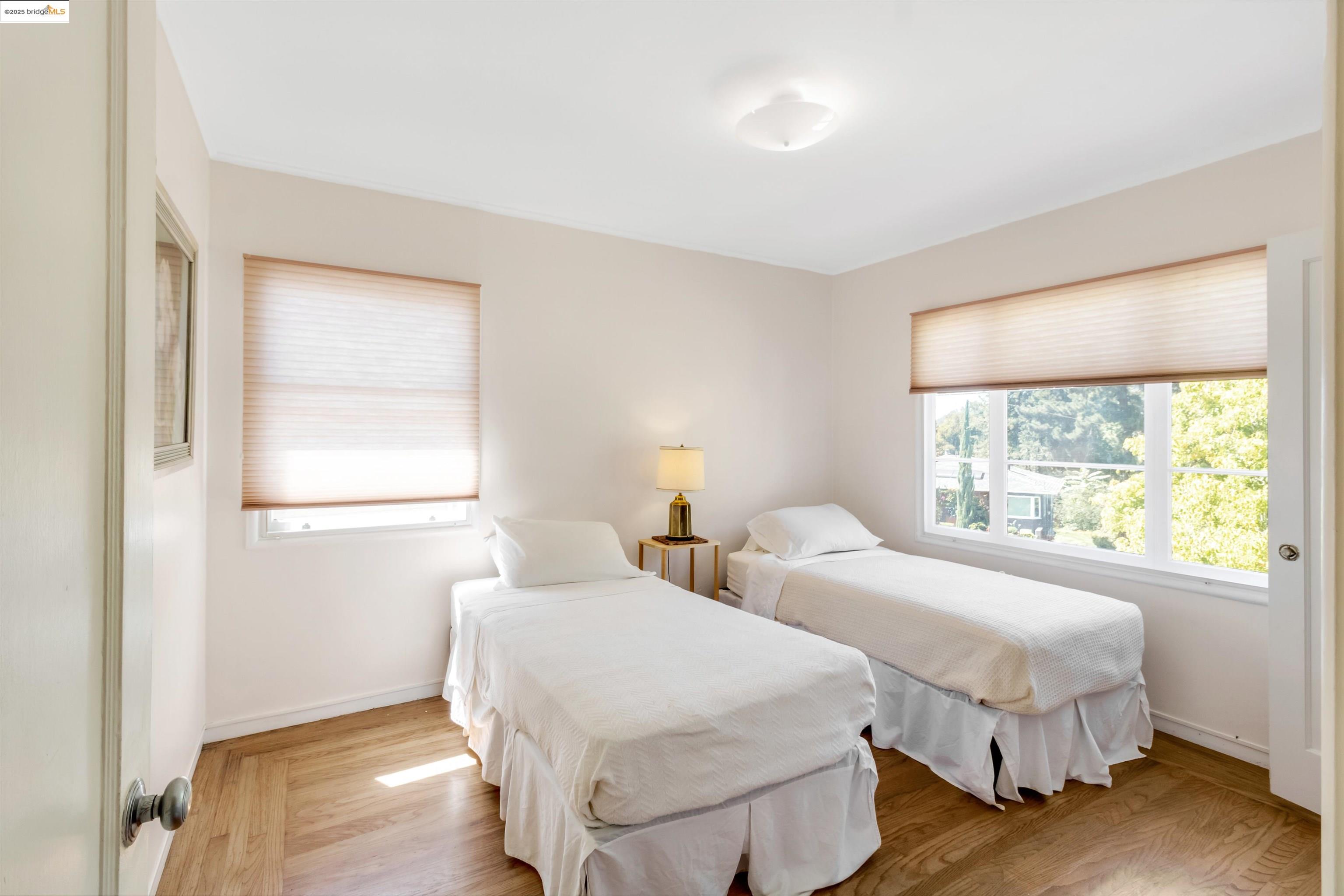 Detail Gallery Image 9 of 42 For 7415 Circle Hill Dr, Oakland,  CA 94605 - 2 Beds | 1 Baths
