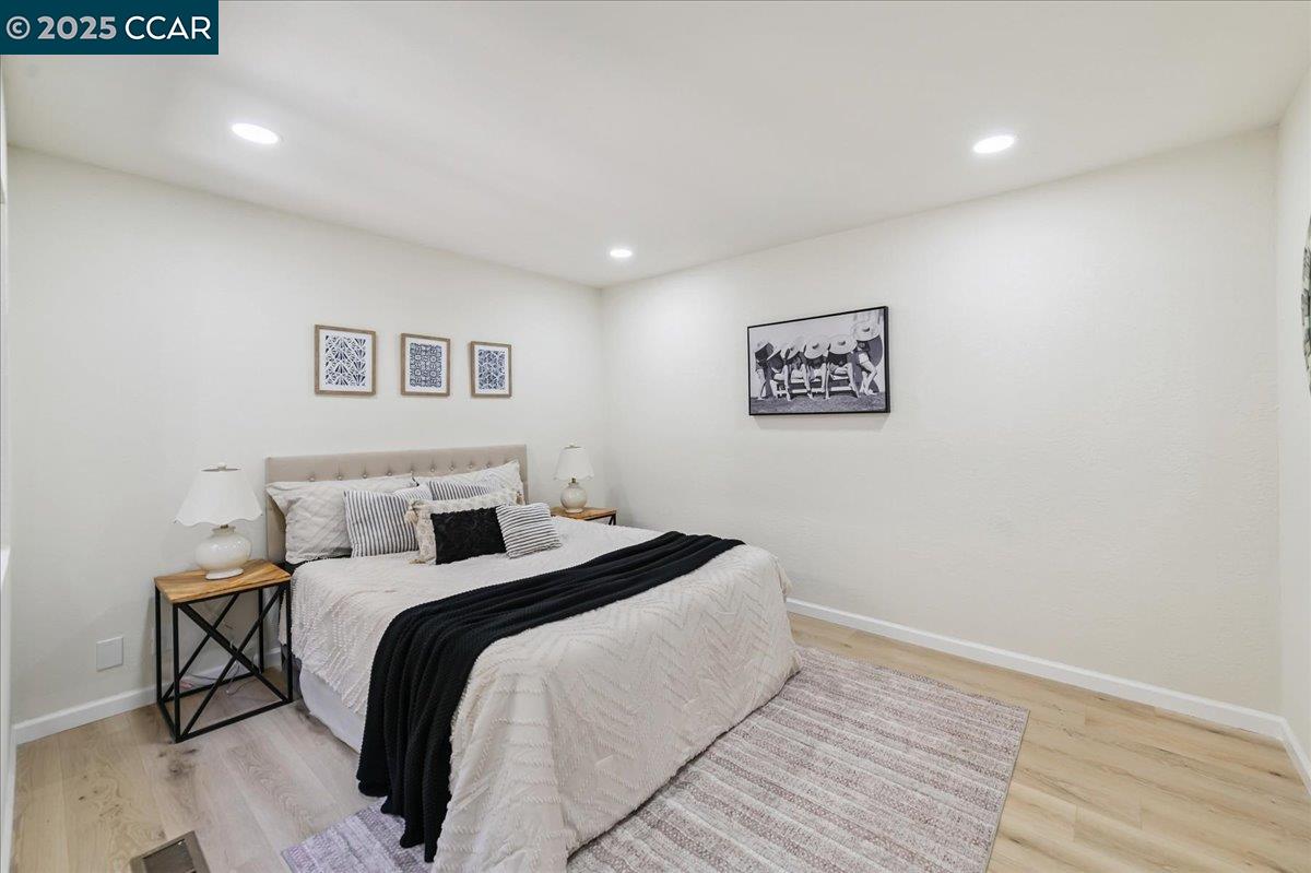 Detail Gallery Image 13 of 27 For 144 Tweed Dr, Danville,  CA 94526 - 3 Beds | 3 Baths