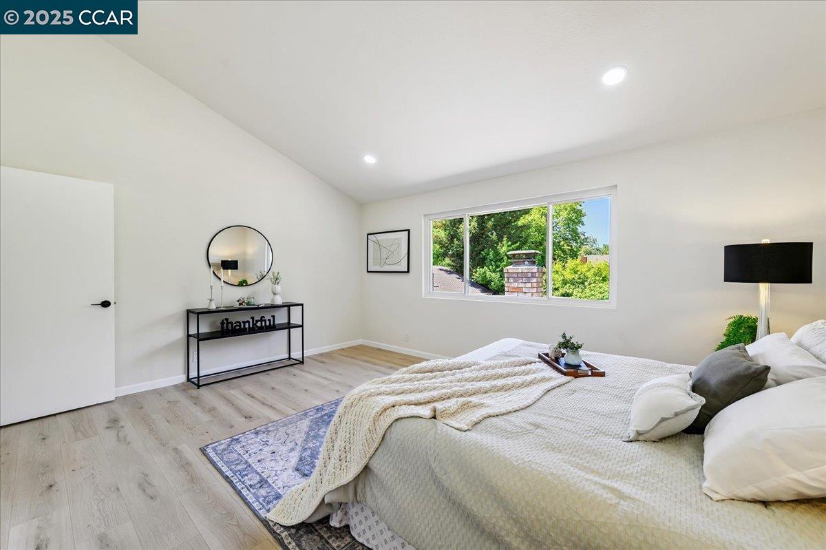 Detail Gallery Image 16 of 27 For 144 Tweed Dr, Danville,  CA 94526 - 3 Beds | 3 Baths