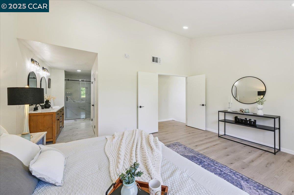 Detail Gallery Image 18 of 27 For 144 Tweed Dr, Danville,  CA 94526 - 3 Beds | 3 Baths
