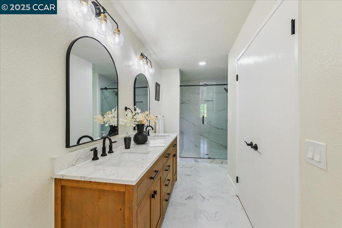 Detail Gallery Image 19 of 27 For 144 Tweed Dr, Danville,  CA 94526 - 3 Beds | 3 Baths