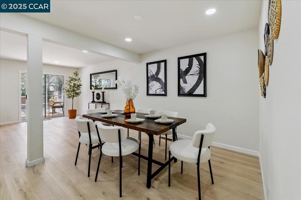 Detail Gallery Image 10 of 27 For 144 Tweed Dr, Danville,  CA 94526 - 3 Beds | 3 Baths