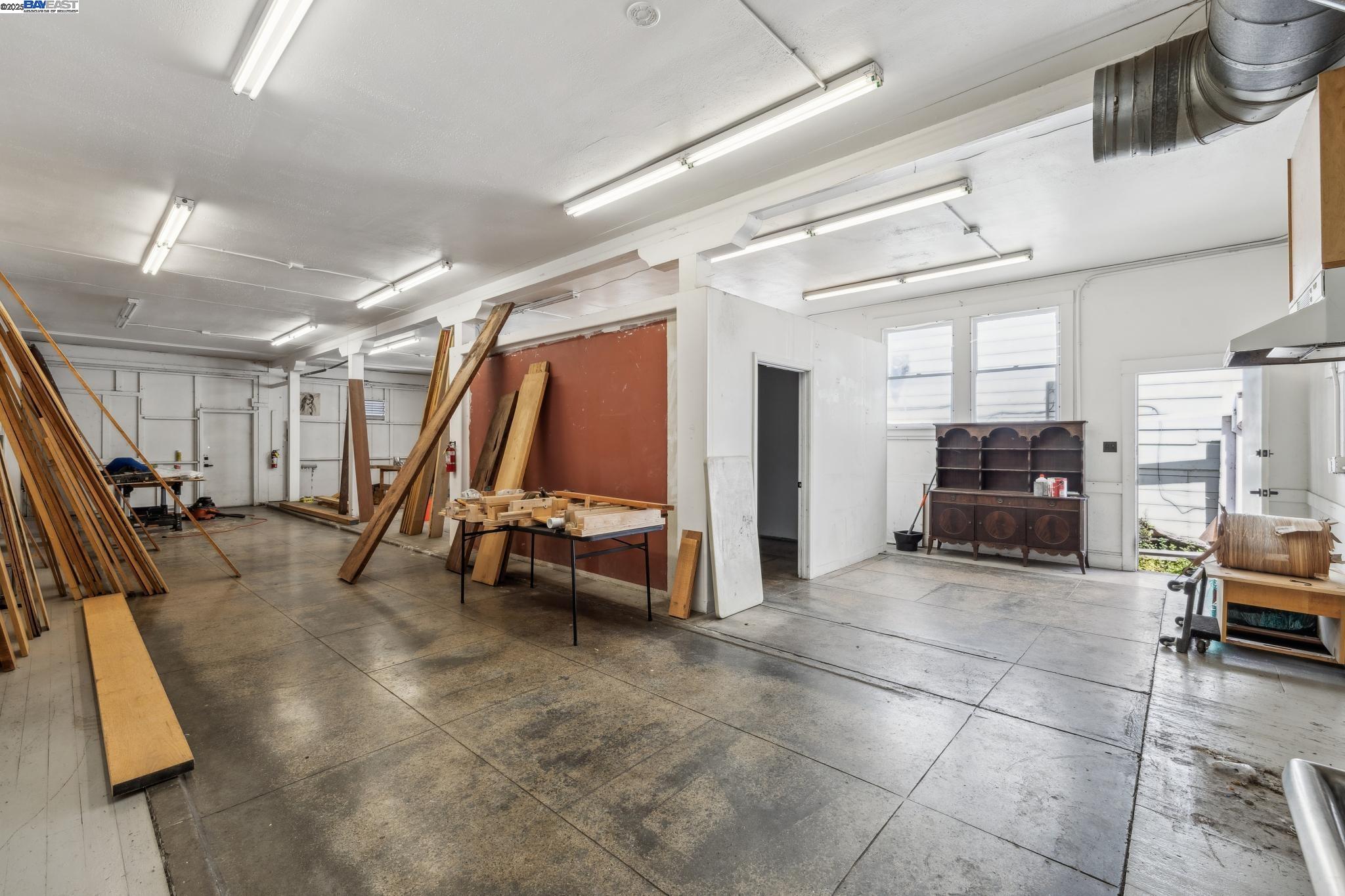 Detail Gallery Image 8 of 42 For 2500 Market Street, Oakland,  CA 94607 - – Beds | – Baths