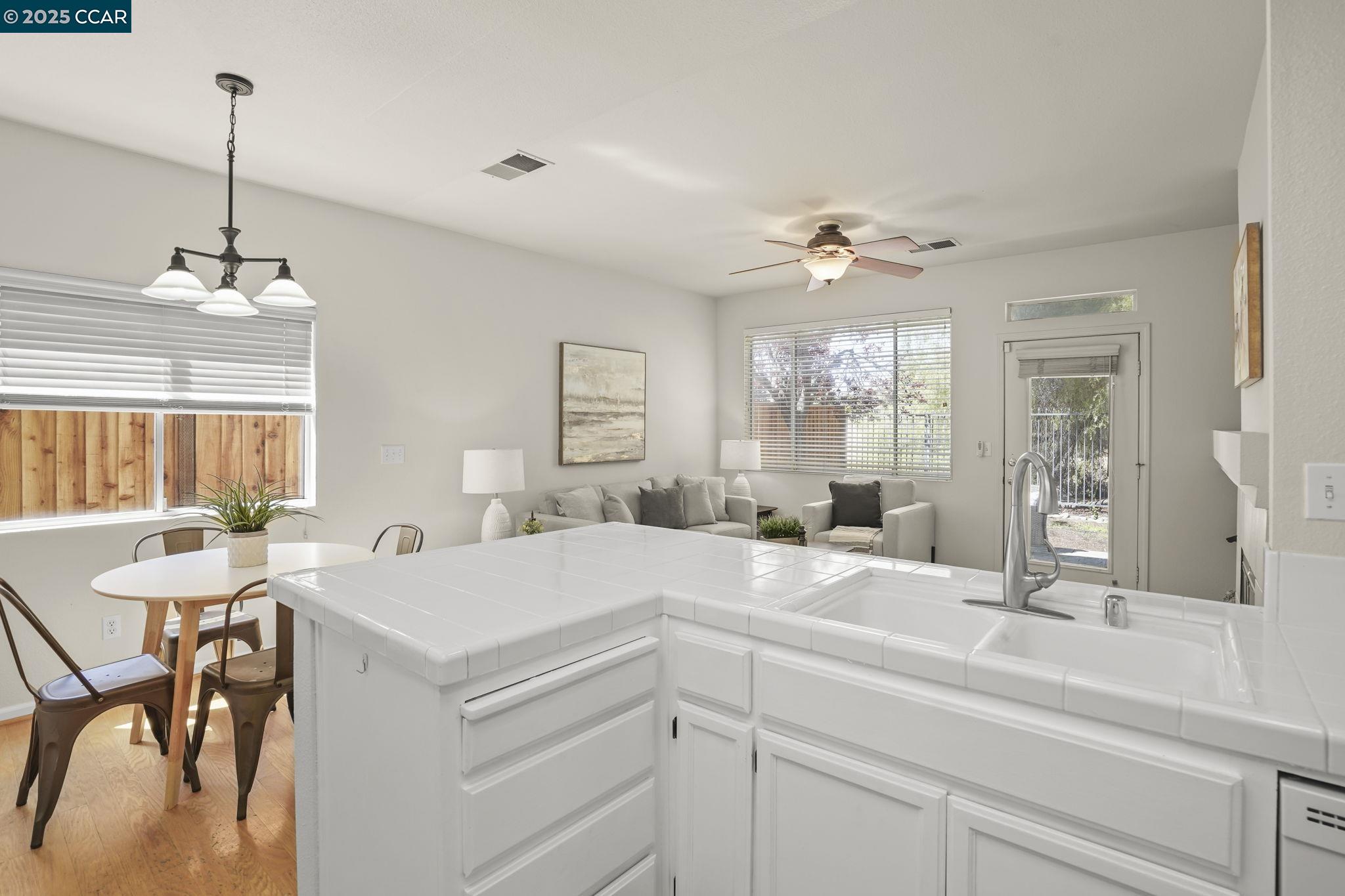 Detail Gallery Image 15 of 36 For 437 Apple Hill Dr, Brentwood,  CA 94513 - 4 Beds | 3 Baths