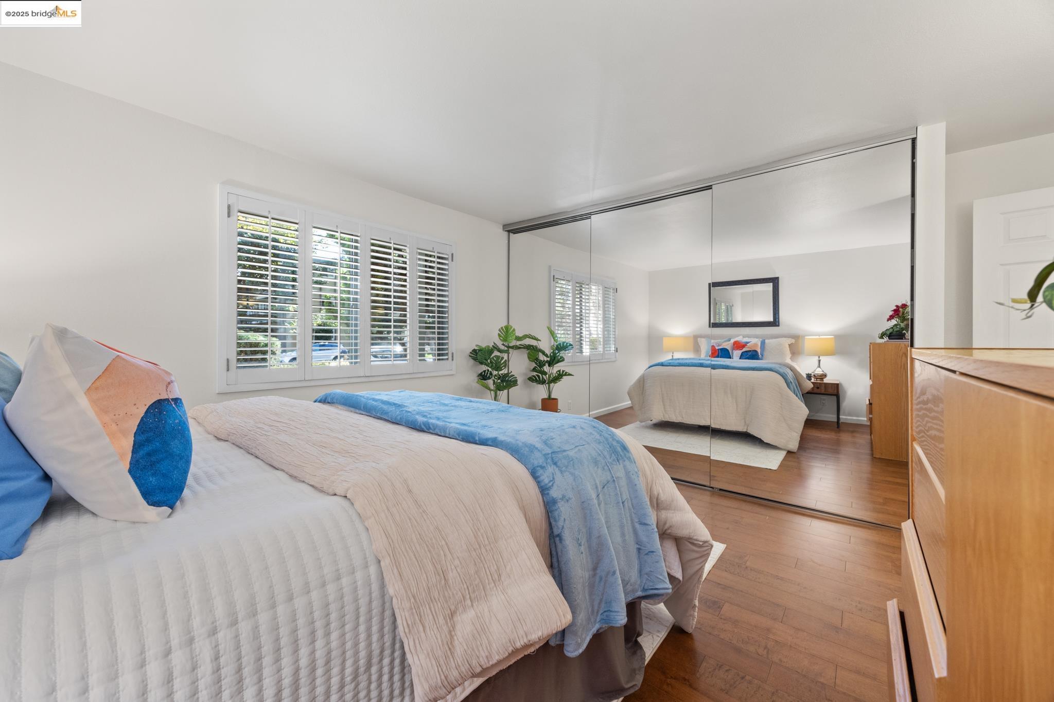 Detail Gallery Image 18 of 48 For 1701 Central Ave #E,  Alameda,  CA 94501 - 2 Beds | 1 Baths