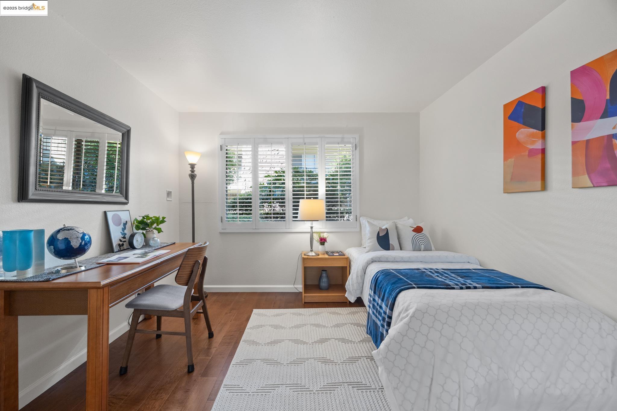 Detail Gallery Image 23 of 48 For 1701 Central Ave #E,  Alameda,  CA 94501 - 2 Beds | 1 Baths