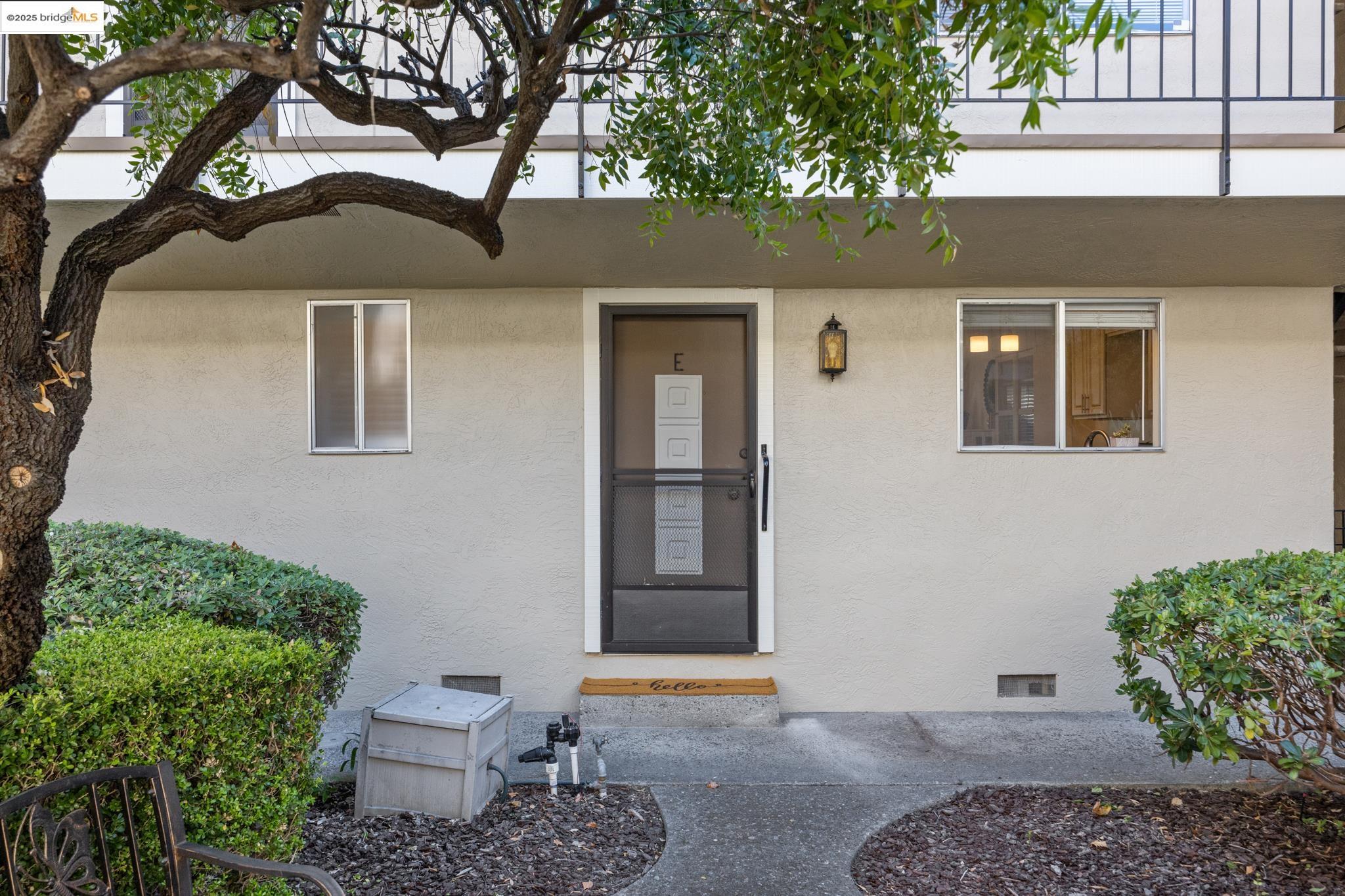 Detail Gallery Image 25 of 48 For 1701 Central Ave #E,  Alameda,  CA 94501 - 2 Beds | 1 Baths