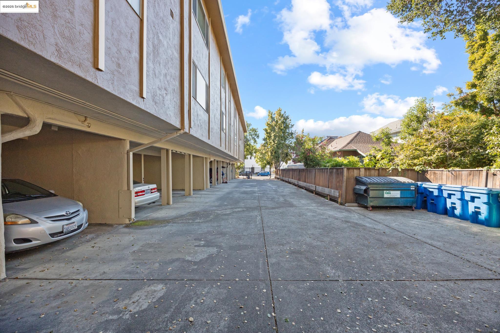 Detail Gallery Image 34 of 48 For 1701 Central Ave #E,  Alameda,  CA 94501 - 2 Beds | 1 Baths