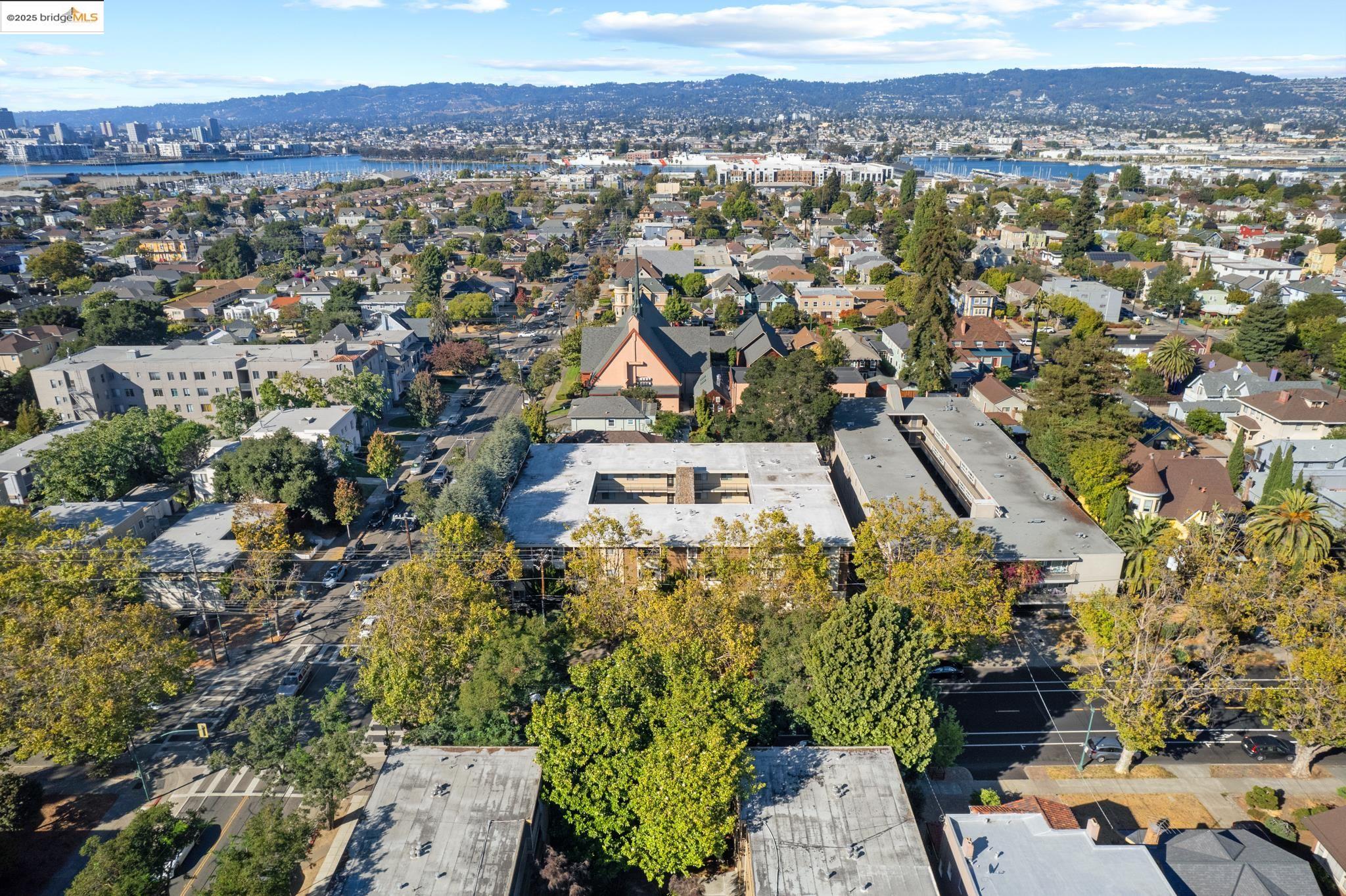Detail Gallery Image 39 of 48 For 1701 Central Ave #E,  Alameda,  CA 94501 - 2 Beds | 1 Baths