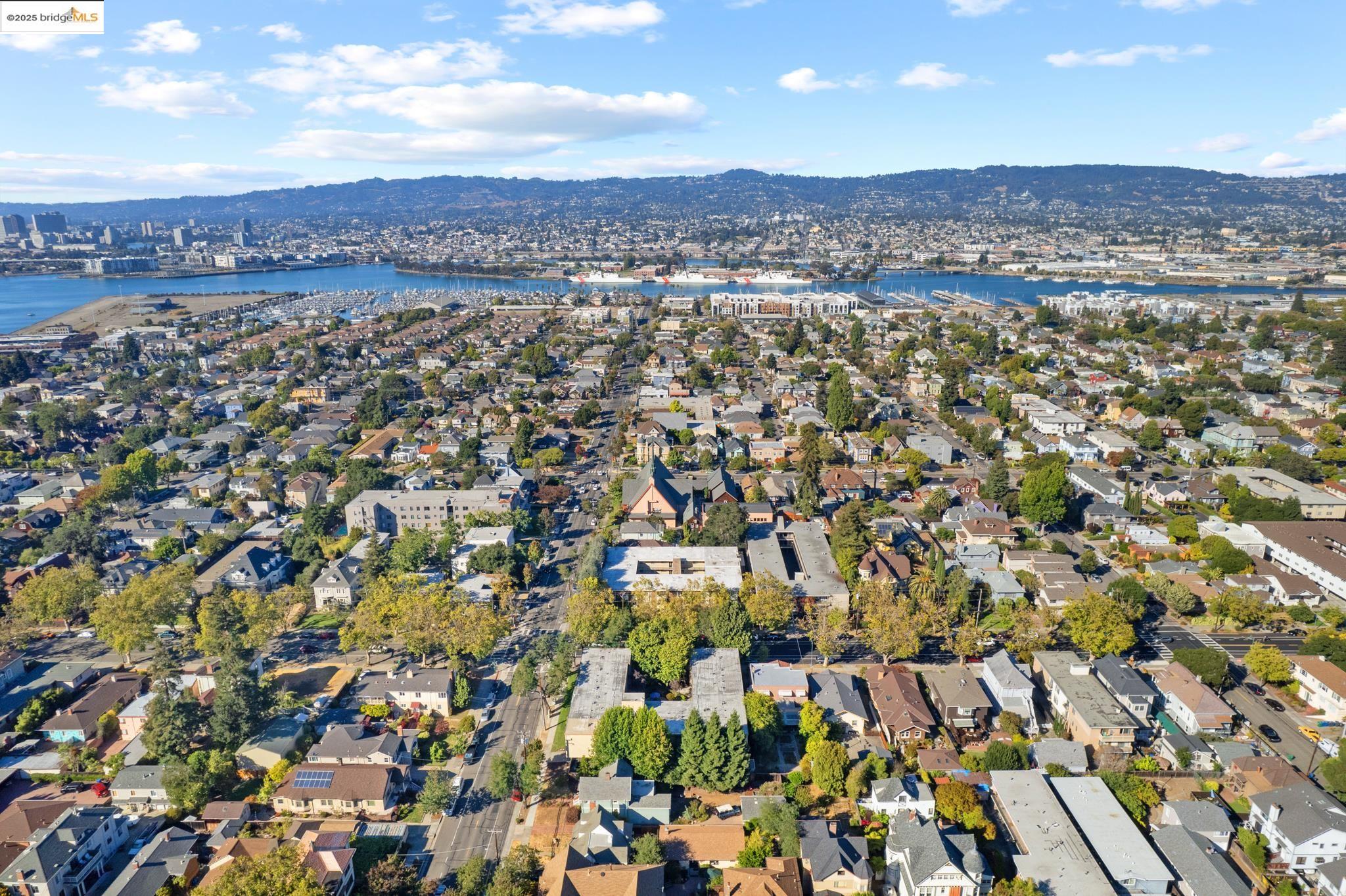 Detail Gallery Image 40 of 48 For 1701 Central Ave #E,  Alameda,  CA 94501 - 2 Beds | 1 Baths