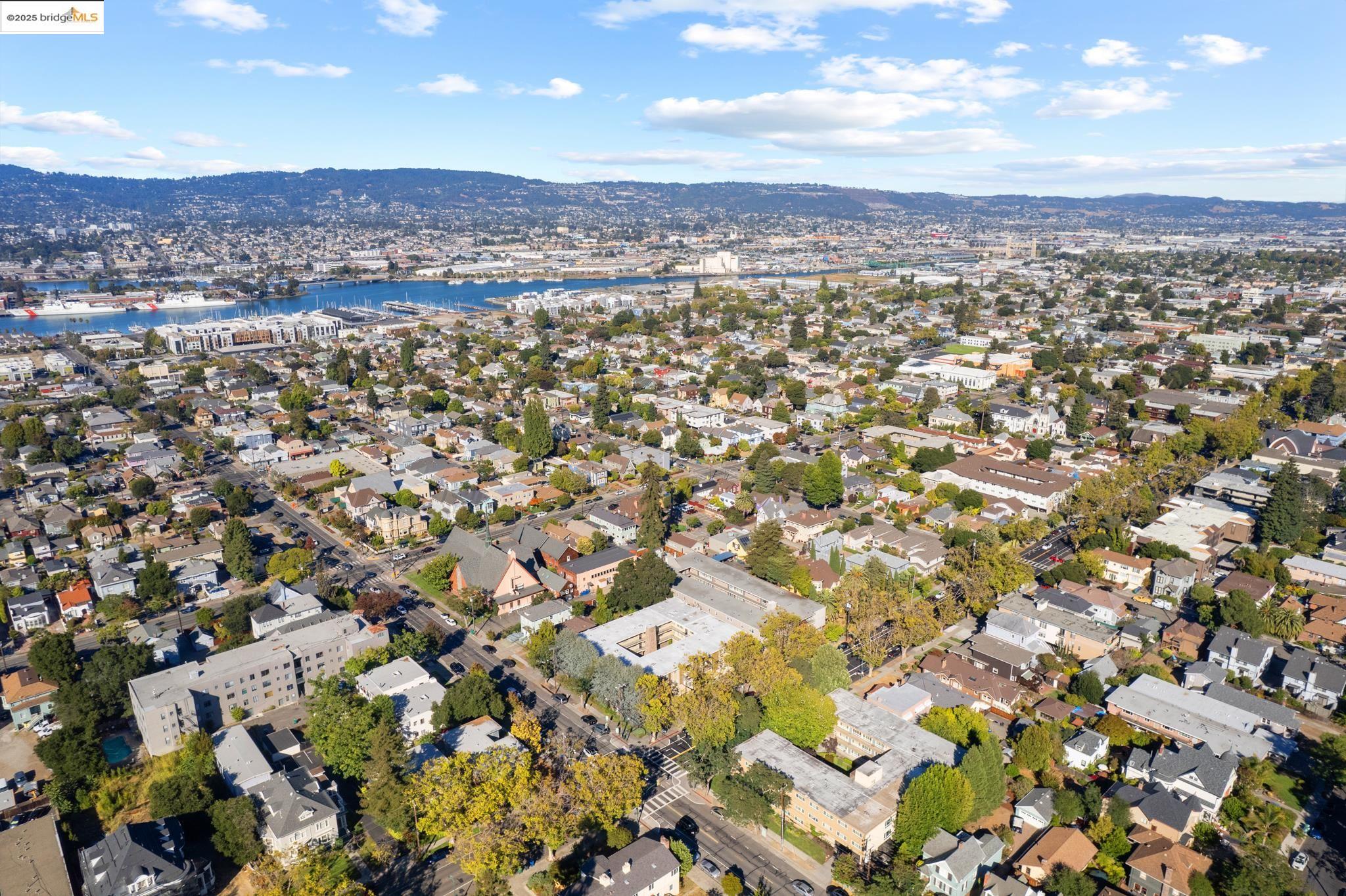 Detail Gallery Image 42 of 48 For 1701 Central Ave #E,  Alameda,  CA 94501 - 2 Beds | 1 Baths