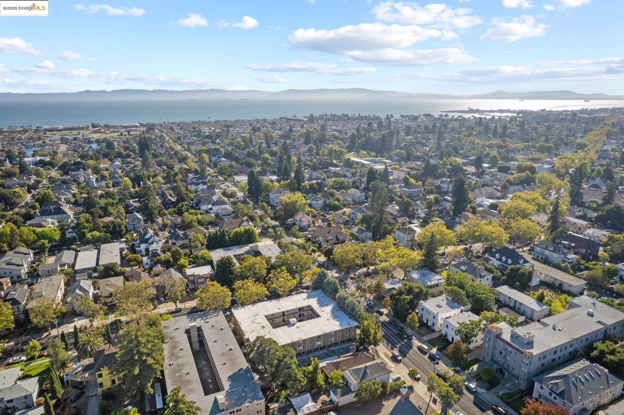 Detail Gallery Image 46 of 48 For 1701 Central Ave #E,  Alameda,  CA 94501 - 2 Beds | 1 Baths