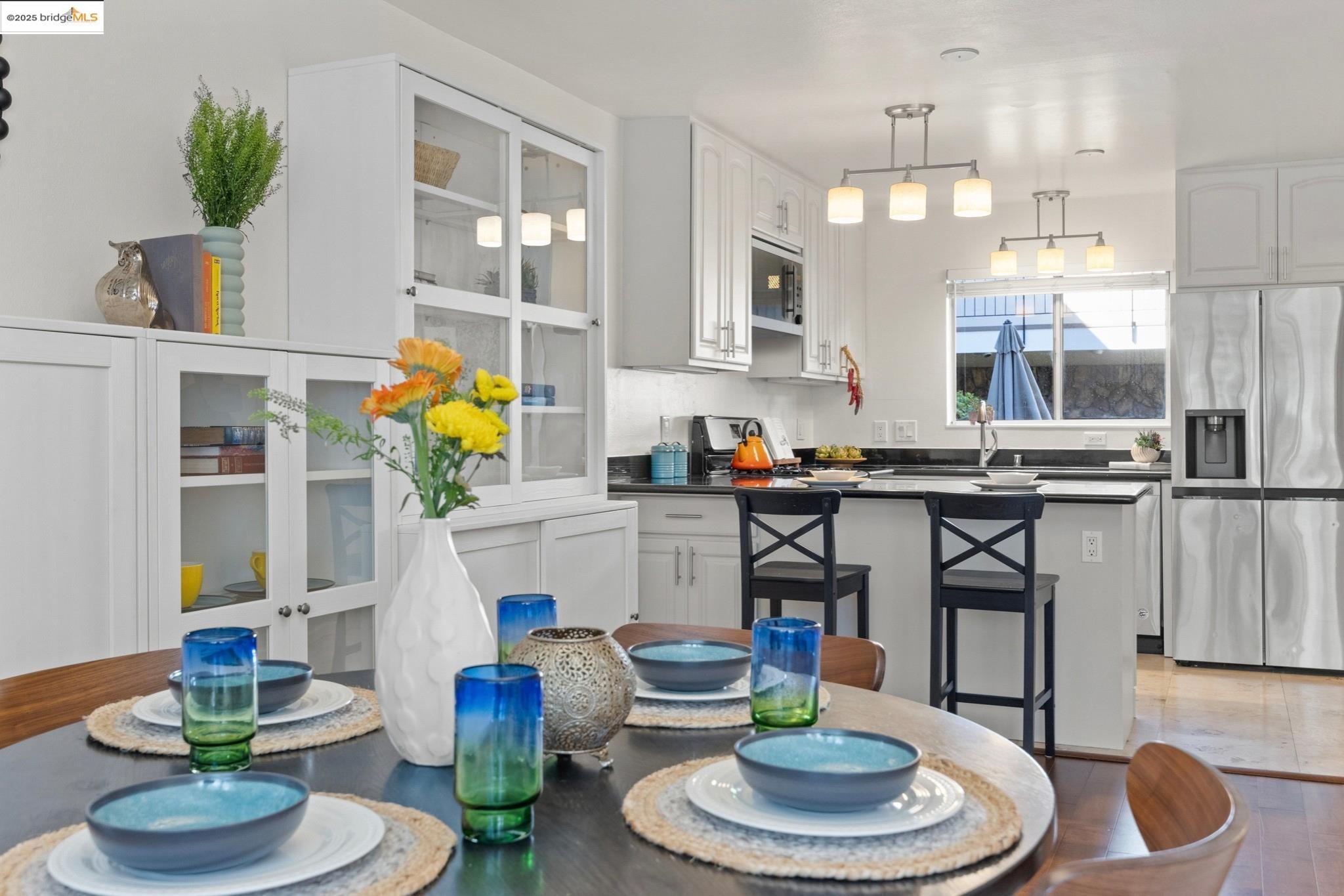 Detail Gallery Image 8 of 48 For 1701 Central Ave #E,  Alameda,  CA 94501 - 2 Beds | 1 Baths