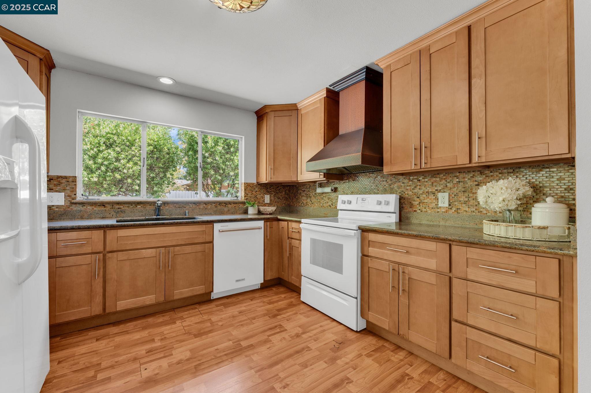 Detail Gallery Image 11 of 36 For 1540 Brentwood Court, Walnut Creek,  CA 94595 - 3 Beds | 1/1 Baths