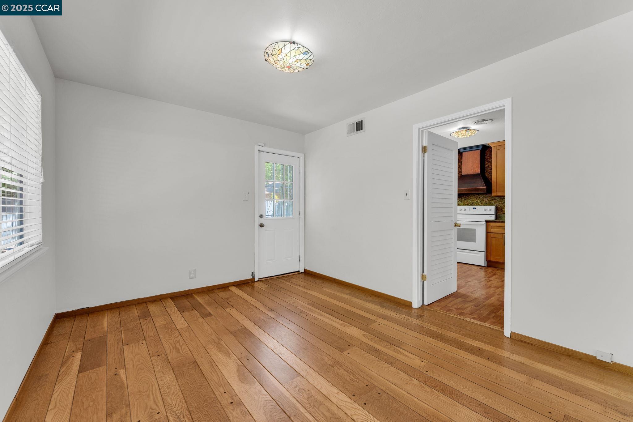 Detail Gallery Image 15 of 36 For 1540 Brentwood Court, Walnut Creek,  CA 94595 - 3 Beds | 1/1 Baths