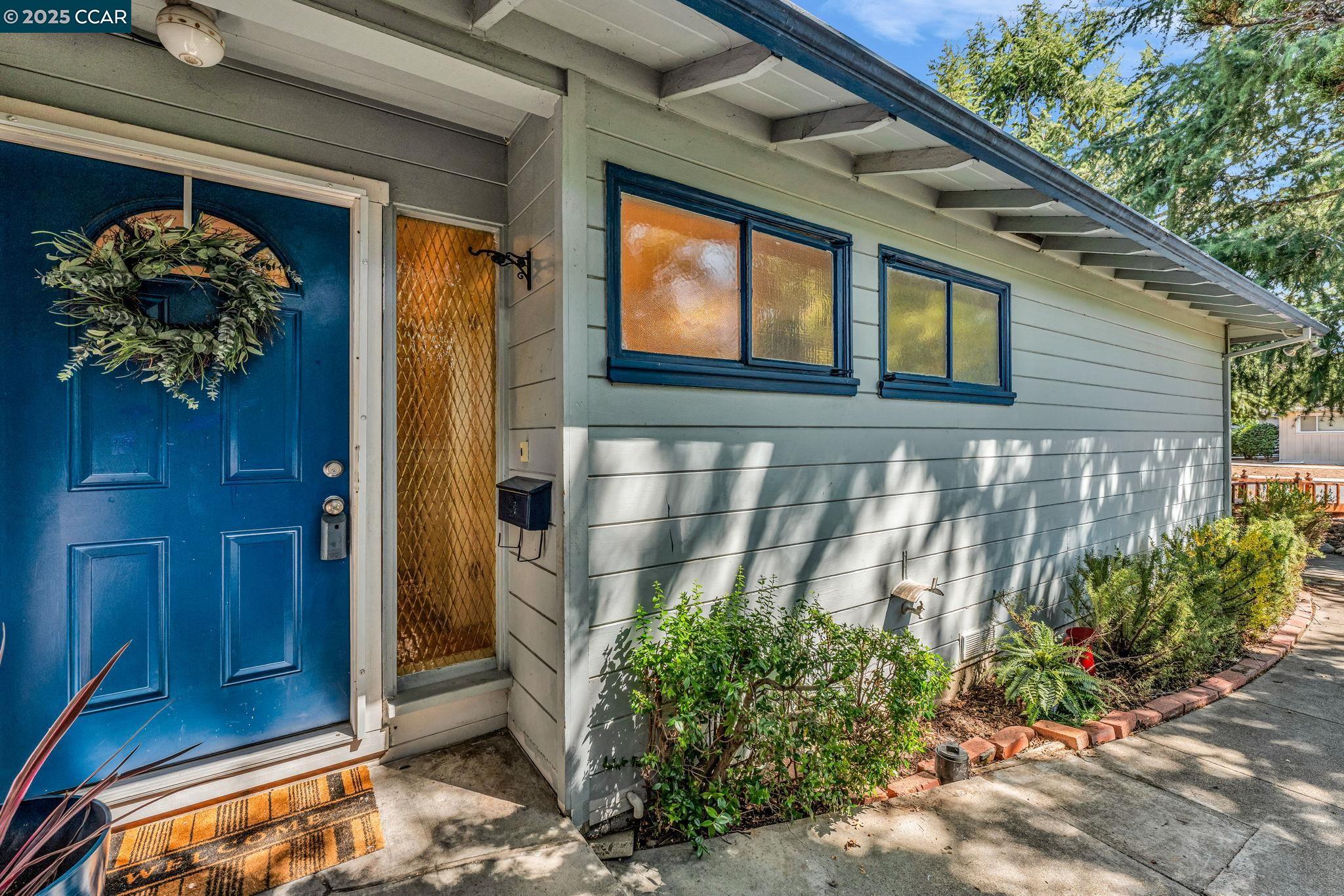 Detail Gallery Image 3 of 36 For 1540 Brentwood Court, Walnut Creek,  CA 94595 - 3 Beds | 1/1 Baths