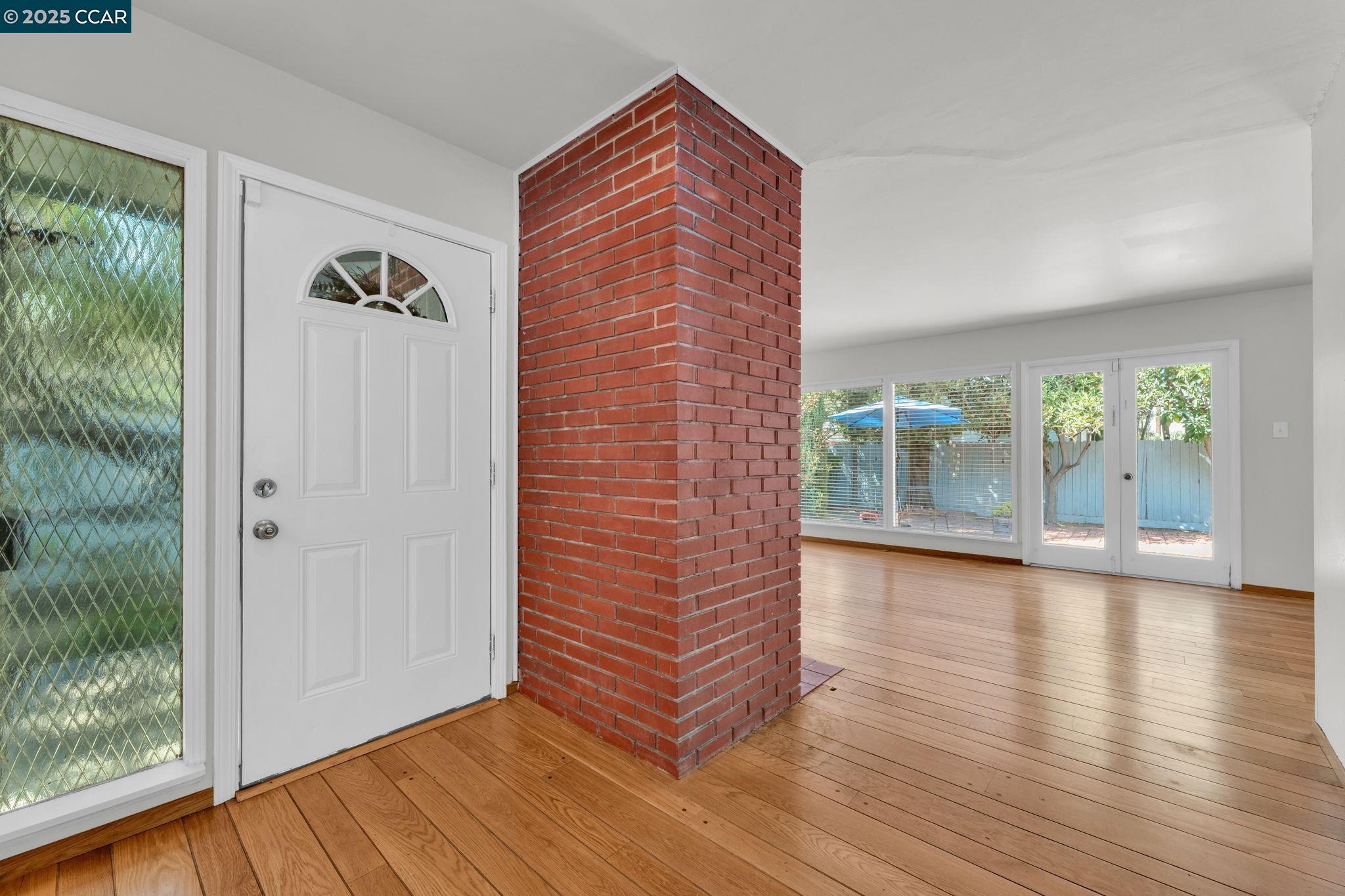 Detail Gallery Image 4 of 36 For 1540 Brentwood Court, Walnut Creek,  CA 94595 - 3 Beds | 1/1 Baths