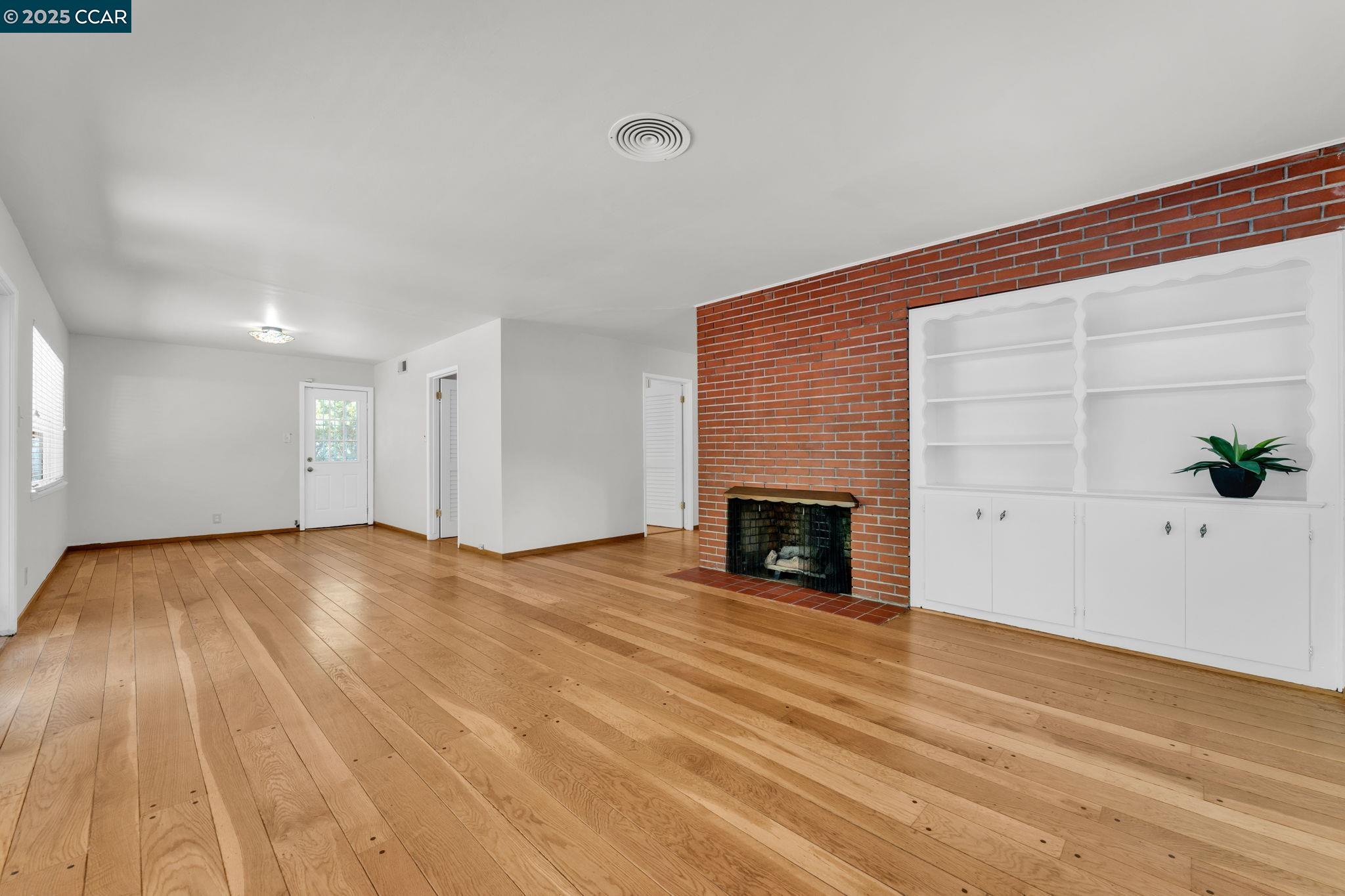 Detail Gallery Image 8 of 36 For 1540 Brentwood Court, Walnut Creek,  CA 94595 - 3 Beds | 1/1 Baths