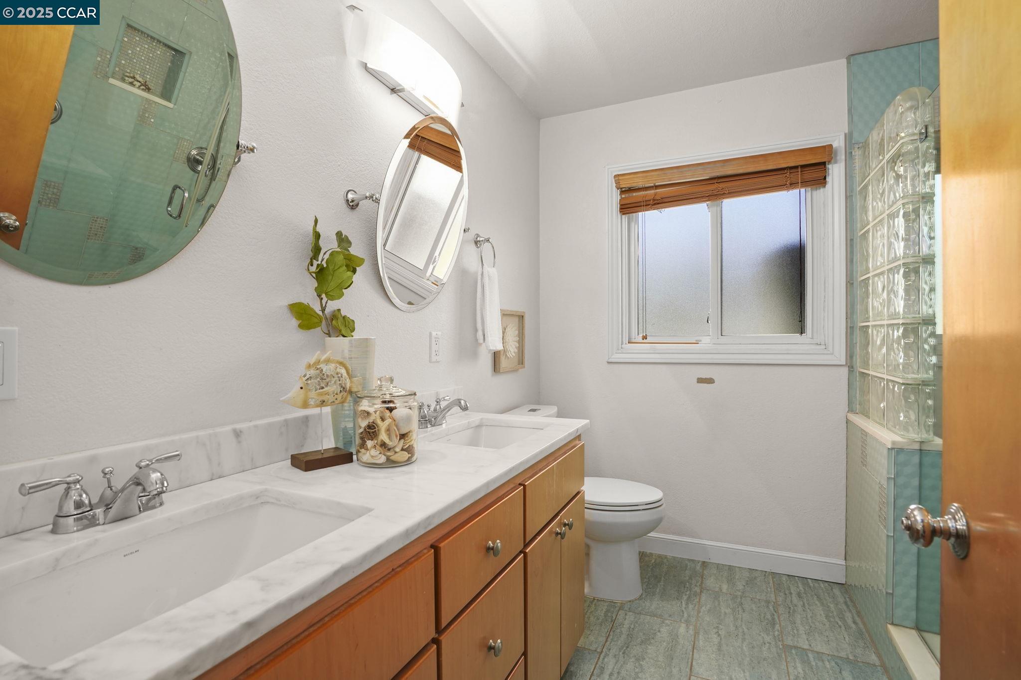Detail Gallery Image 16 of 41 For 8 Laurel Court, Martinez,  CA 94553 - 3 Beds | 1/1 Baths
