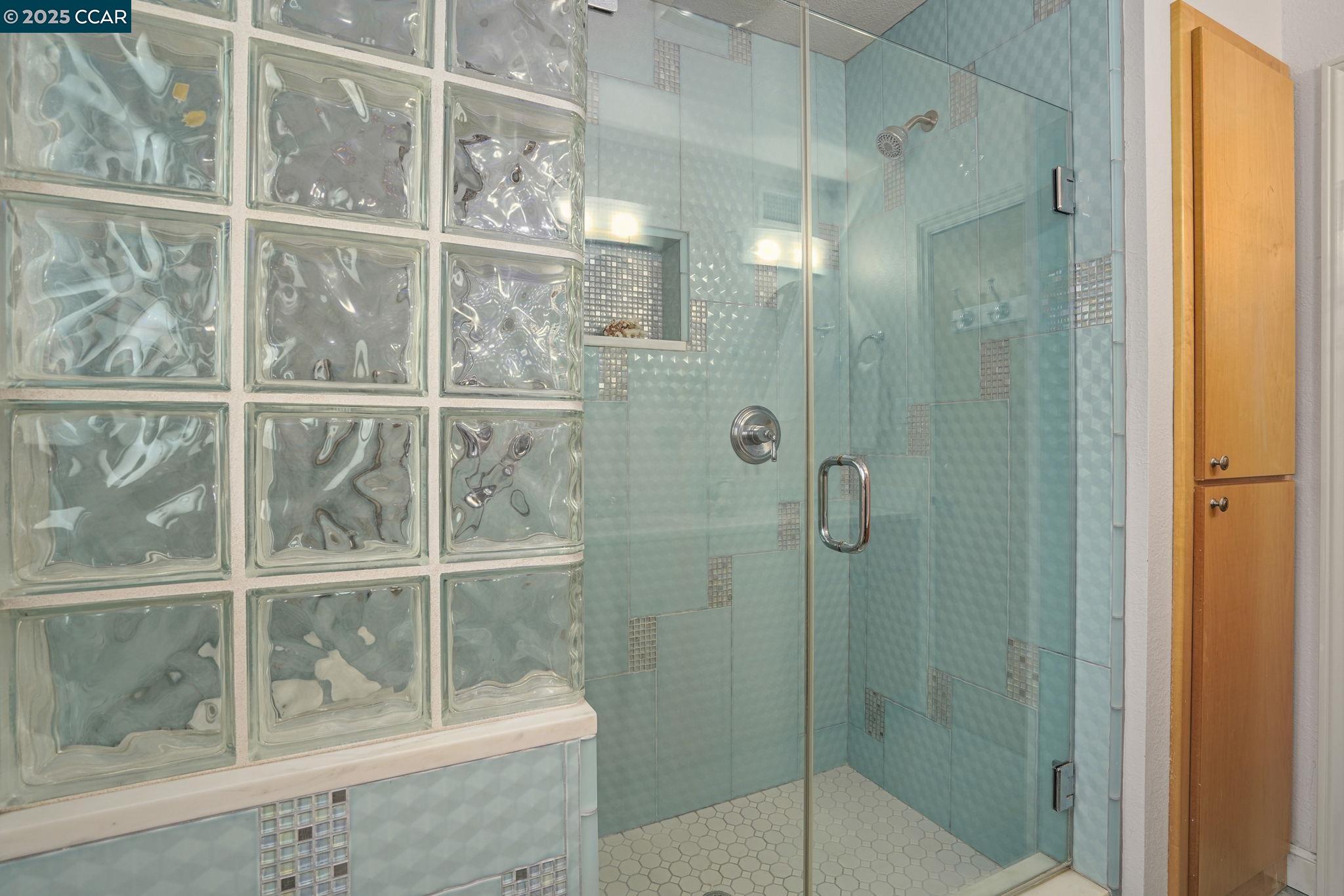 Detail Gallery Image 17 of 41 For 8 Laurel Court, Martinez,  CA 94553 - 3 Beds | 1/1 Baths