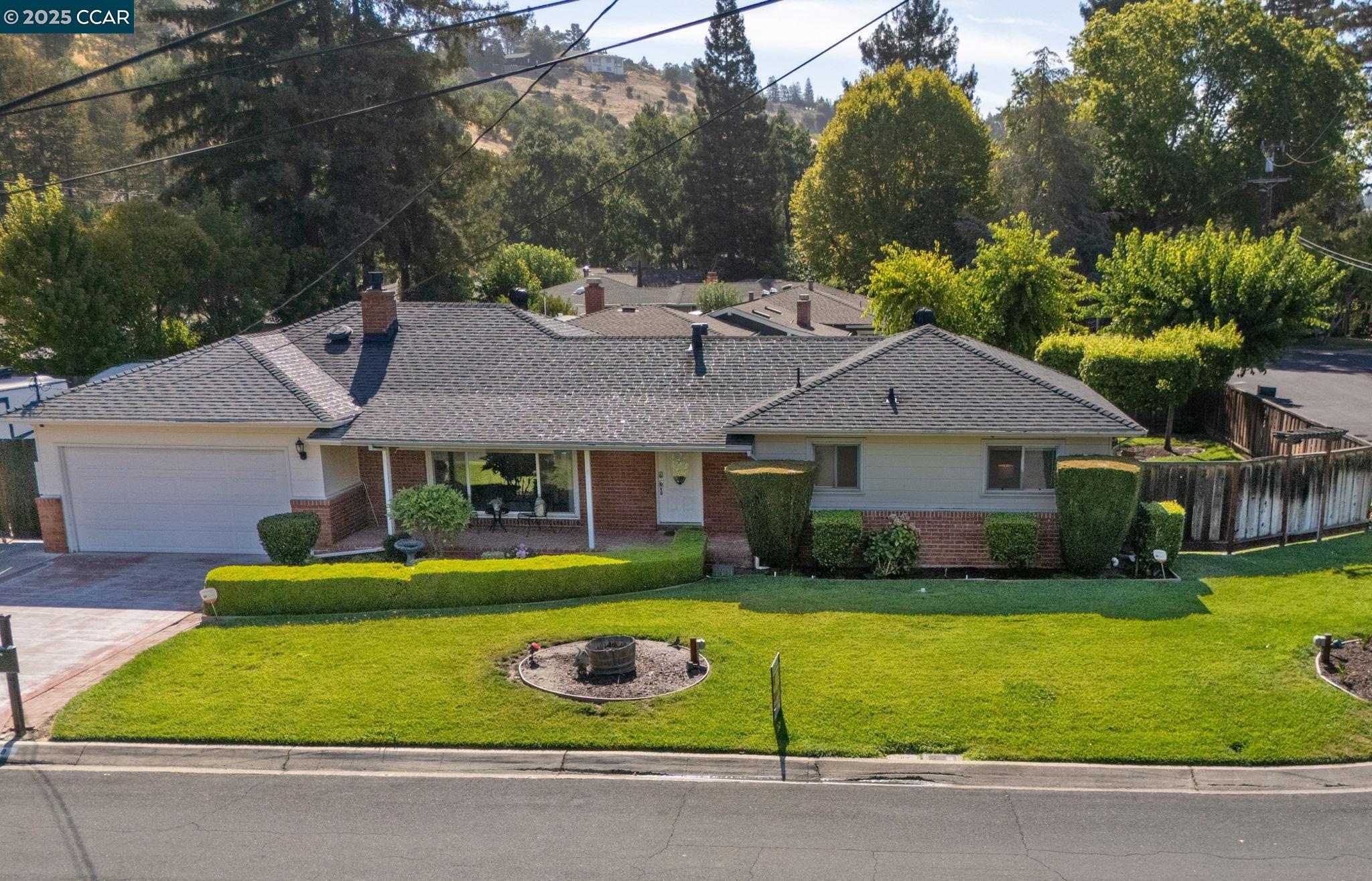 Detail Gallery Image 20 of 41 For 8 Laurel Court, Martinez,  CA 94553 - 3 Beds | 1/1 Baths
