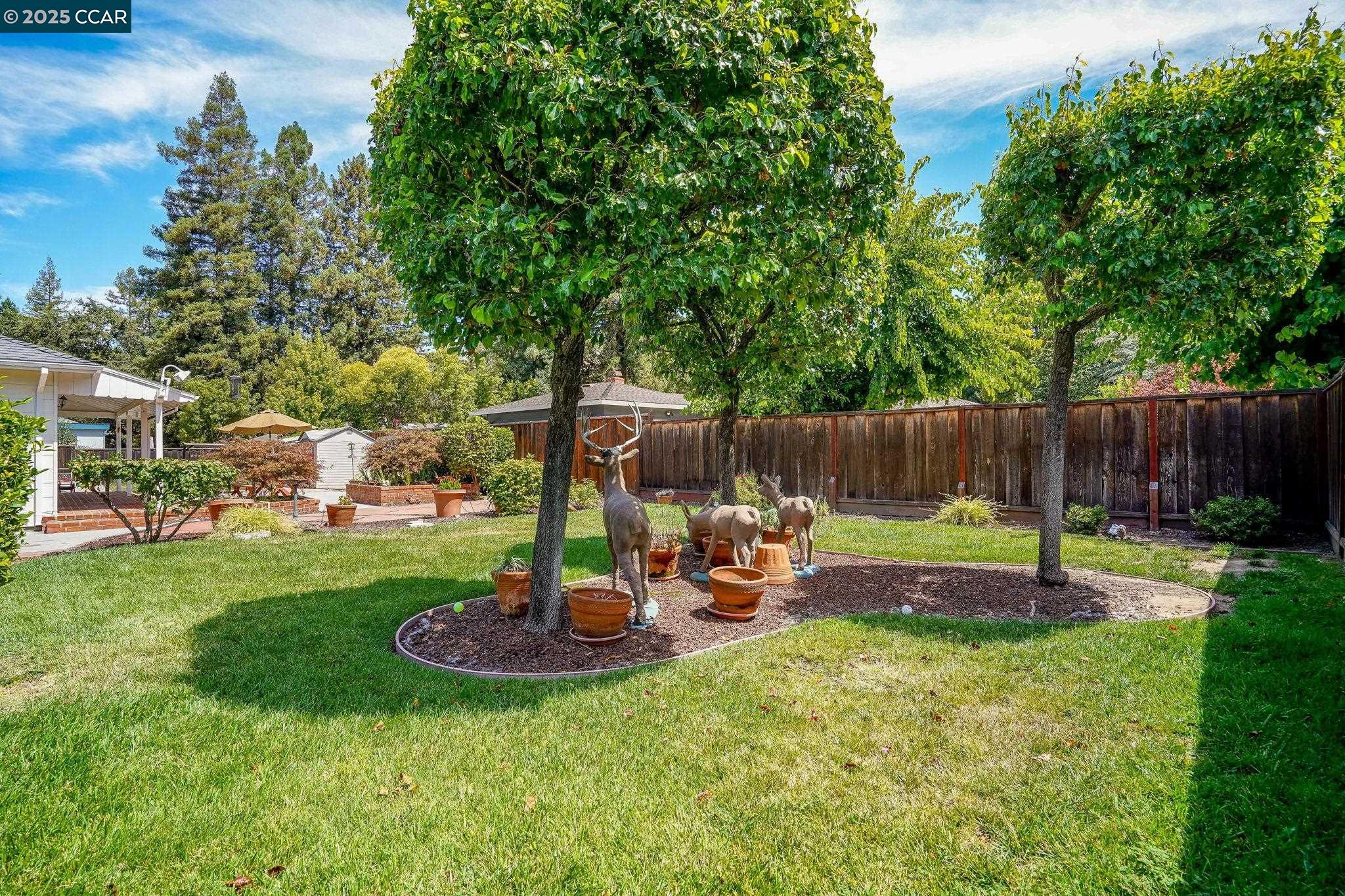 Detail Gallery Image 26 of 41 For 8 Laurel Court, Martinez,  CA 94553 - 3 Beds | 1/1 Baths
