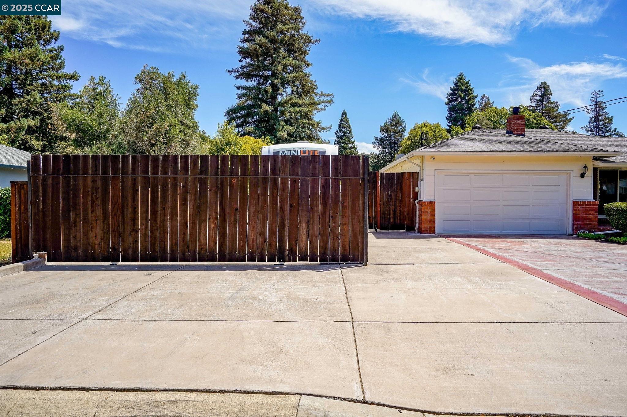 Detail Gallery Image 29 of 41 For 8 Laurel Court, Martinez,  CA 94553 - 3 Beds | 1/1 Baths