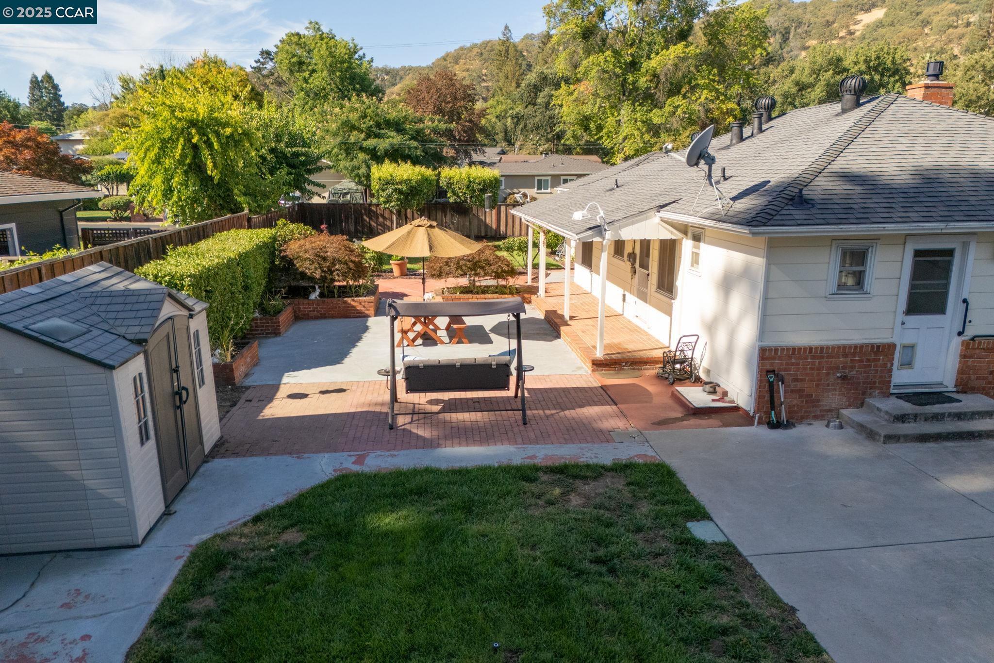 Detail Gallery Image 33 of 41 For 8 Laurel Court, Martinez,  CA 94553 - 3 Beds | 1/1 Baths