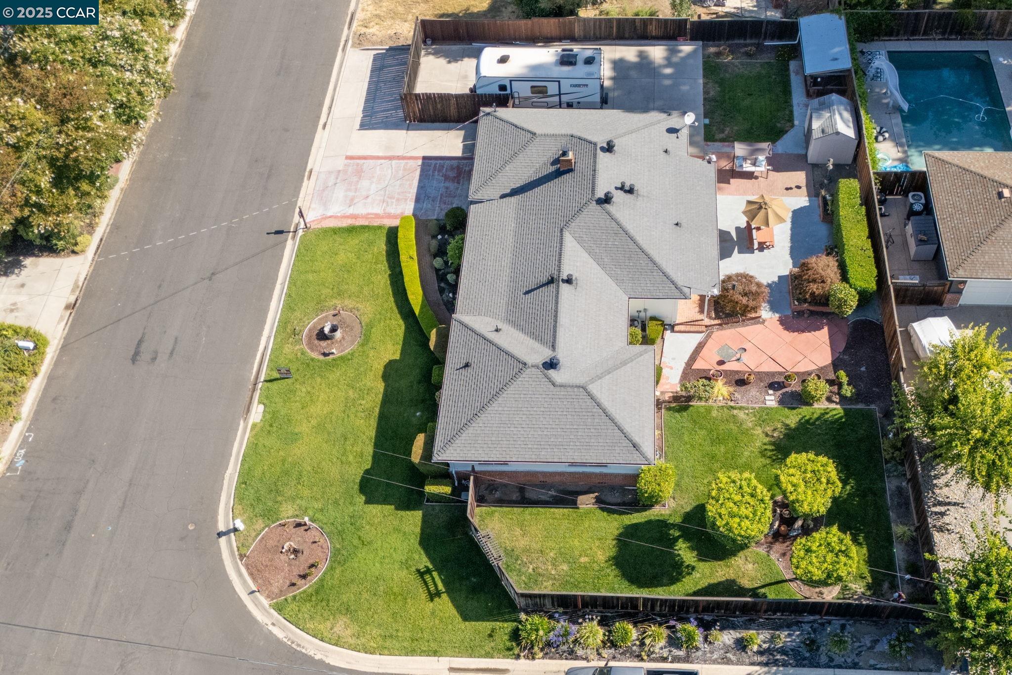 Detail Gallery Image 36 of 41 For 8 Laurel Court, Martinez,  CA 94553 - 3 Beds | 1/1 Baths