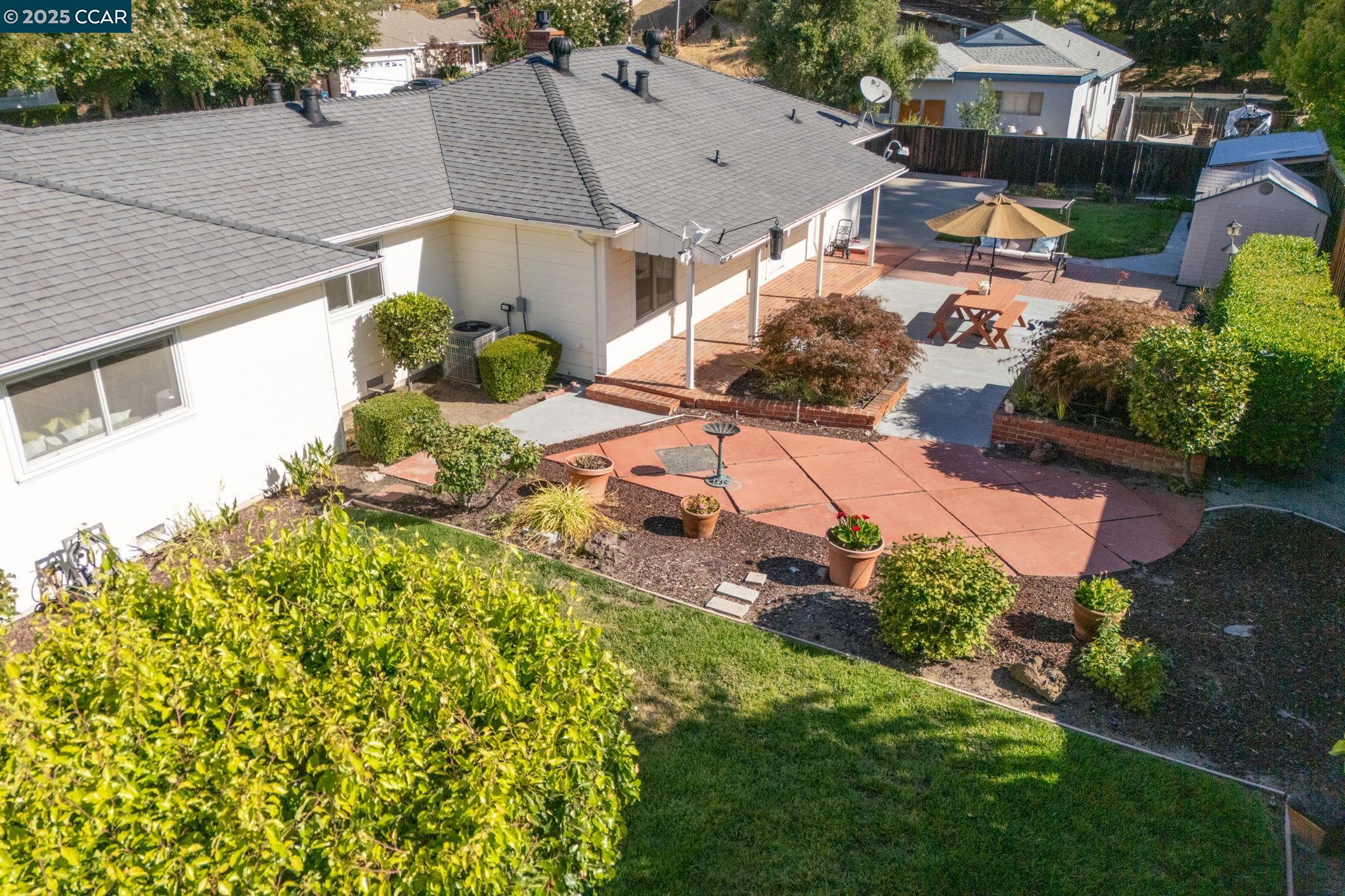 Detail Gallery Image 38 of 41 For 8 Laurel Court, Martinez,  CA 94553 - 3 Beds | 1/1 Baths