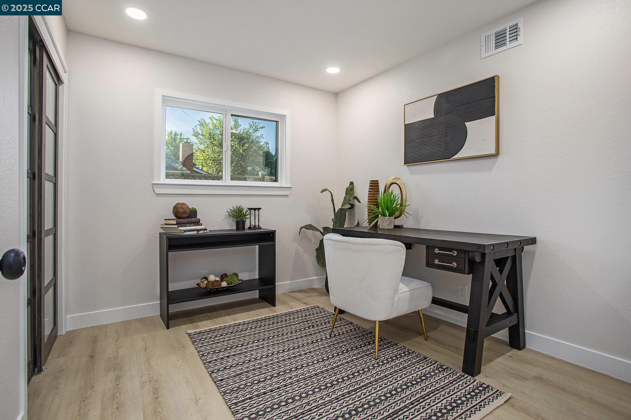 Detail Gallery Image 14 of 28 For 1835 Carriage Dr, Walnut Creek,  CA 94598 - 4 Beds | 2 Baths