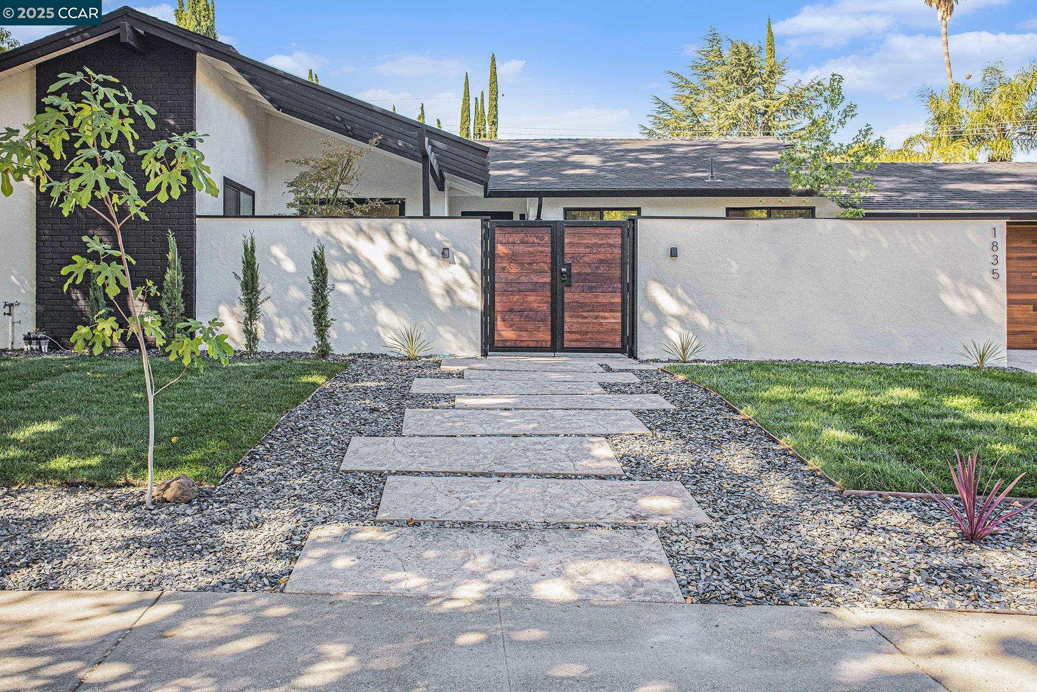 Detail Gallery Image 3 of 28 For 1835 Carriage Dr, Walnut Creek,  CA 94598 - 4 Beds | 2 Baths