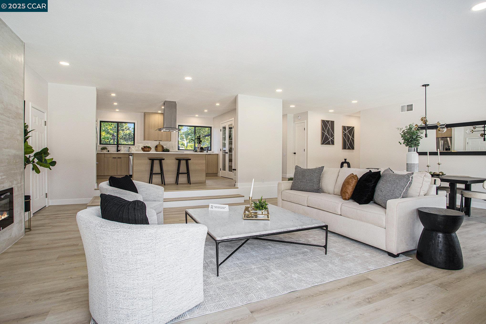 Detail Gallery Image 7 of 28 For 1835 Carriage Dr, Walnut Creek,  CA 94598 - 4 Beds | 2 Baths