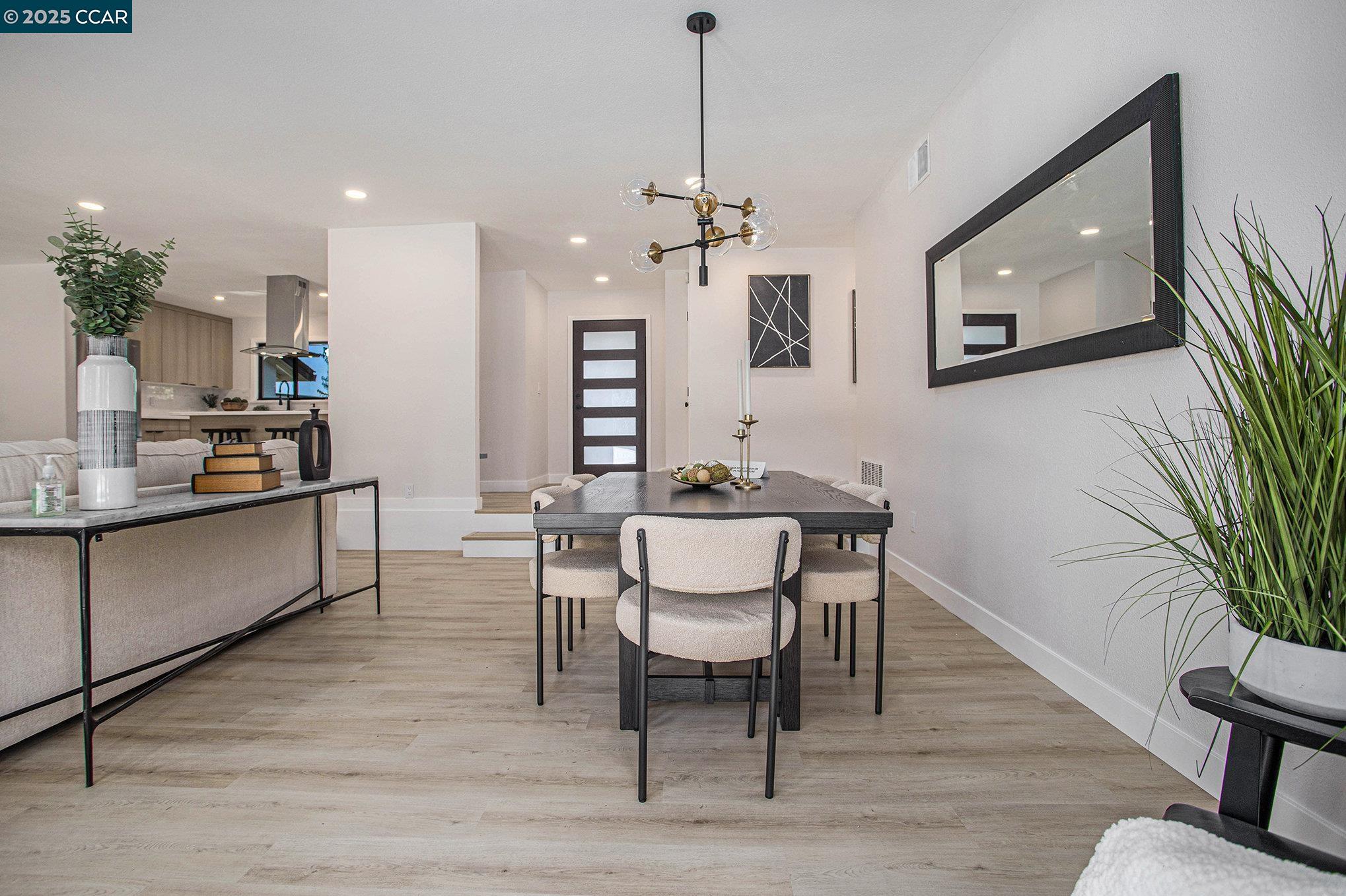 Detail Gallery Image 9 of 28 For 1835 Carriage Dr, Walnut Creek,  CA 94598 - 4 Beds | 2 Baths