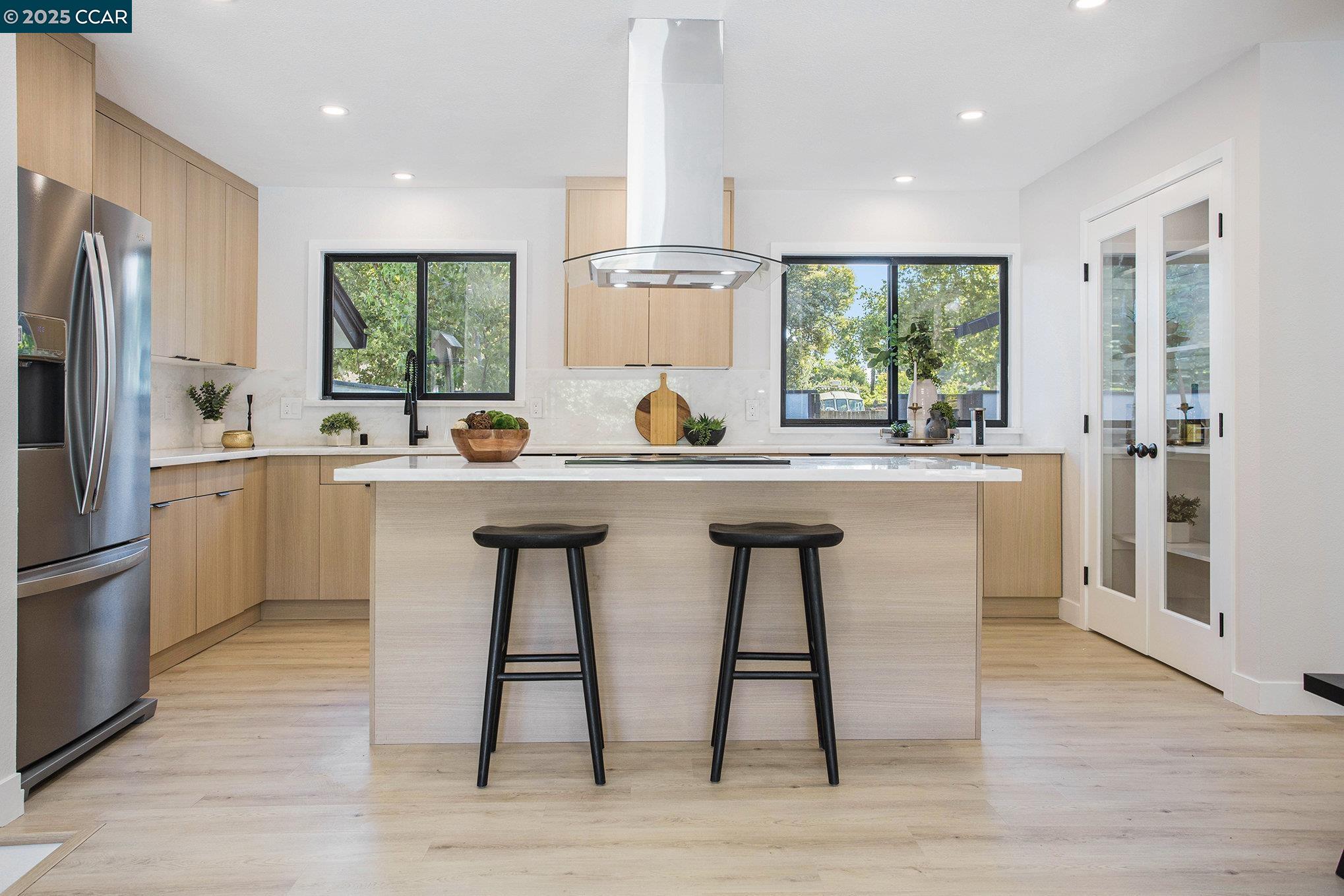 Detail Gallery Image 10 of 28 For 1835 Carriage Dr, Walnut Creek,  CA 94598 - 4 Beds | 2 Baths