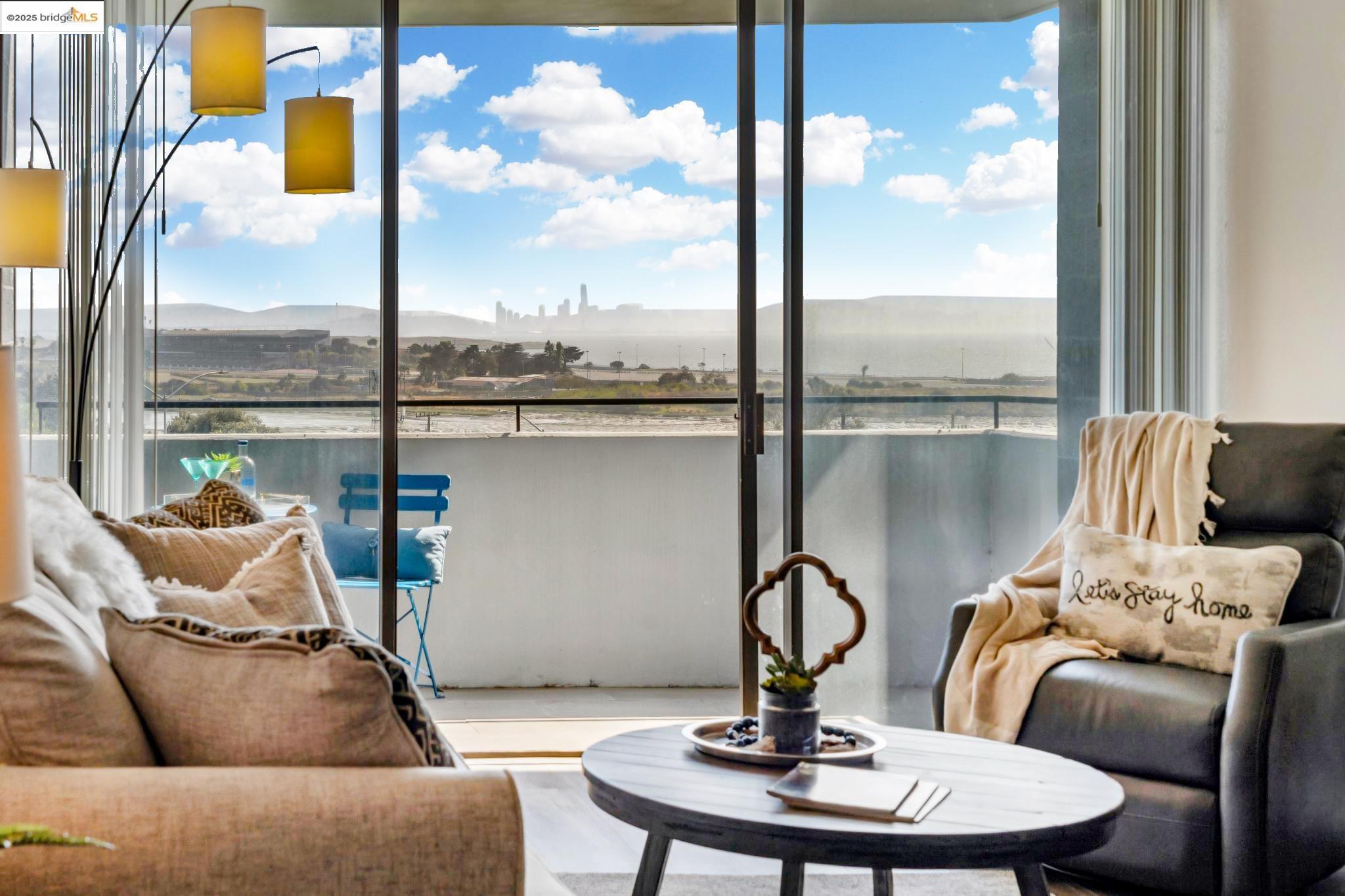 Detail Gallery Image 4 of 60 For 555 Pierce St #203,  Albany,  CA 94706 - 1 Beds | 1 Baths