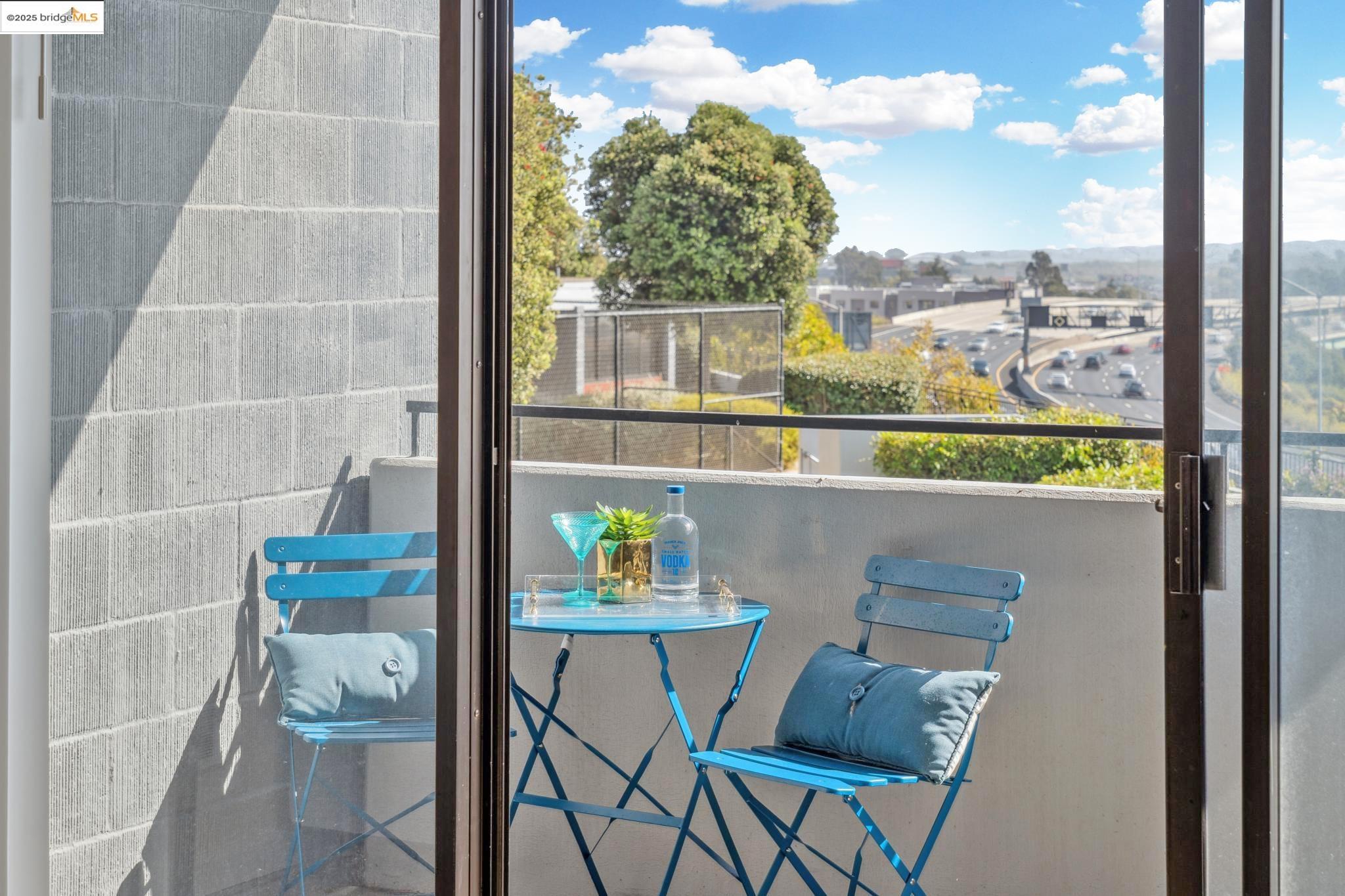 Detail Gallery Image 31 of 60 For 555 Pierce St #203,  Albany,  CA 94706 - 1 Beds | 1 Baths