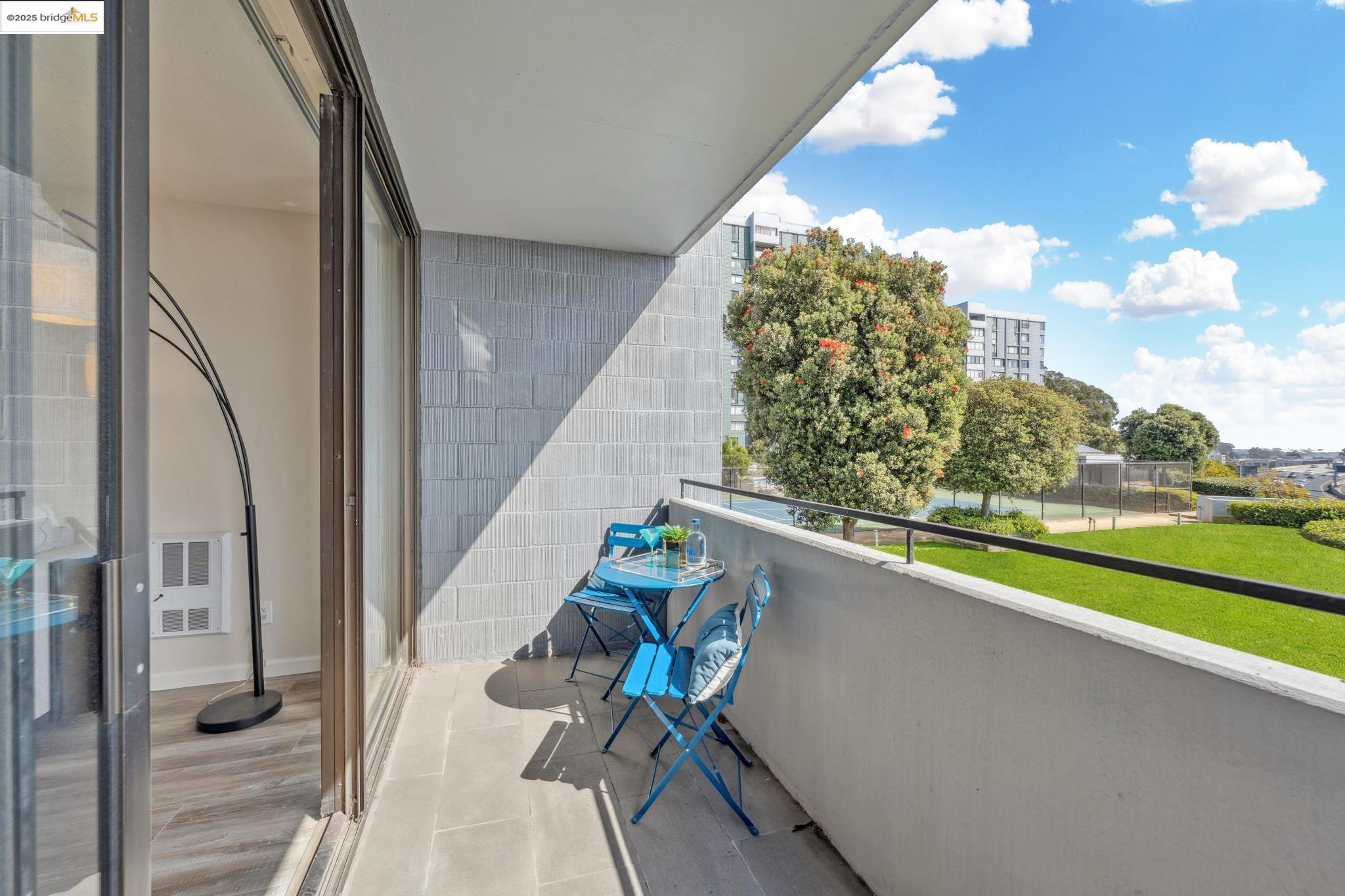 Detail Gallery Image 32 of 60 For 555 Pierce St #203,  Albany,  CA 94706 - 1 Beds | 1 Baths